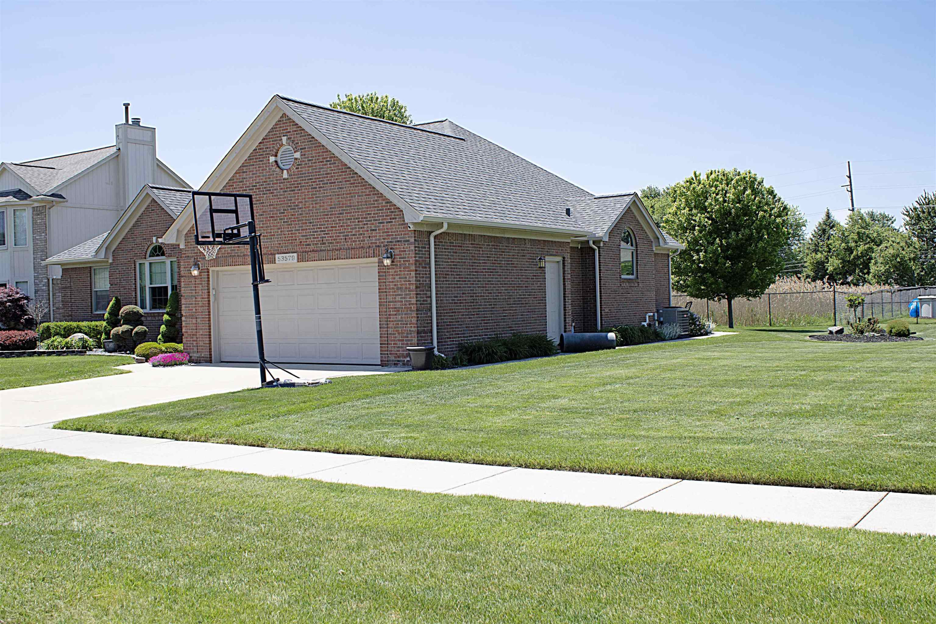 53579 Meadow Creek Drive, New Baltimore, MI 48047 — Photo 2