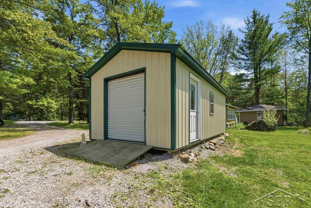 2710 S Whitney Beach Road, Beaverton, MI 48612 — Photo 34