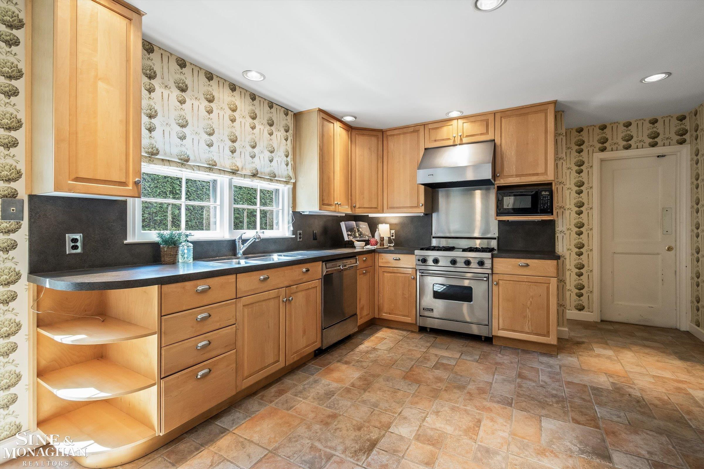 1023 Harvard Road, Grosse Pointe Park, MI 48230 — Photo 16