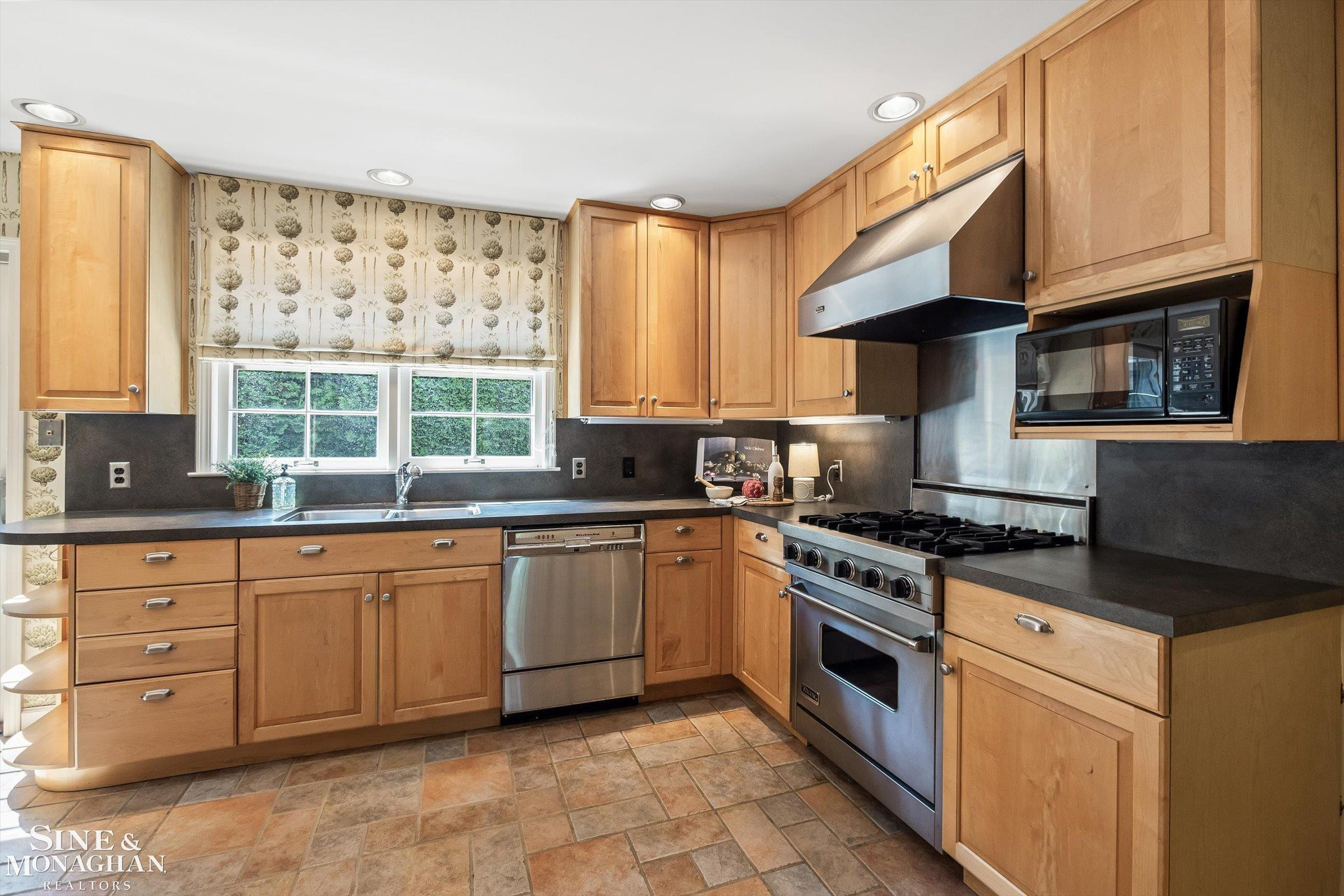 1023 Harvard Road, Grosse Pointe Park, MI 48230 — Photo 17