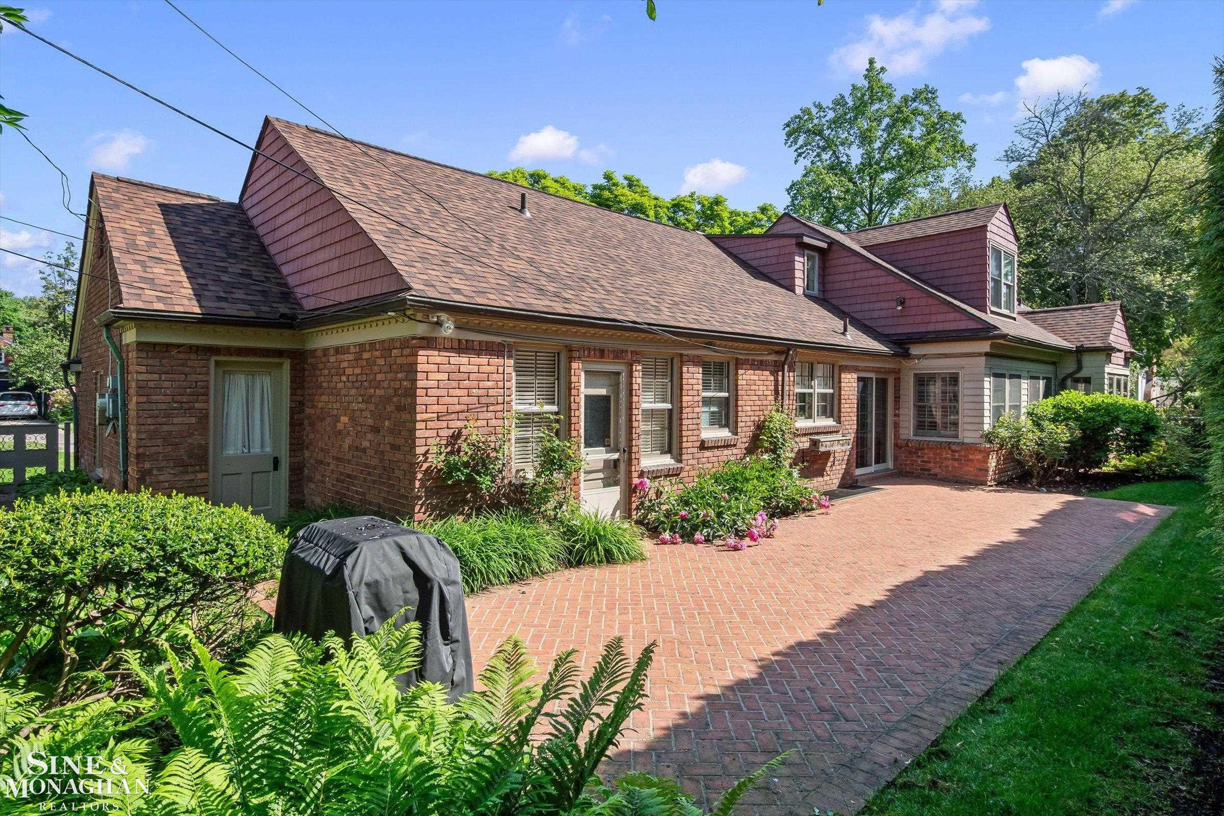 1023 Harvard Road, Grosse Pointe Park, MI 48230 — Photo 41