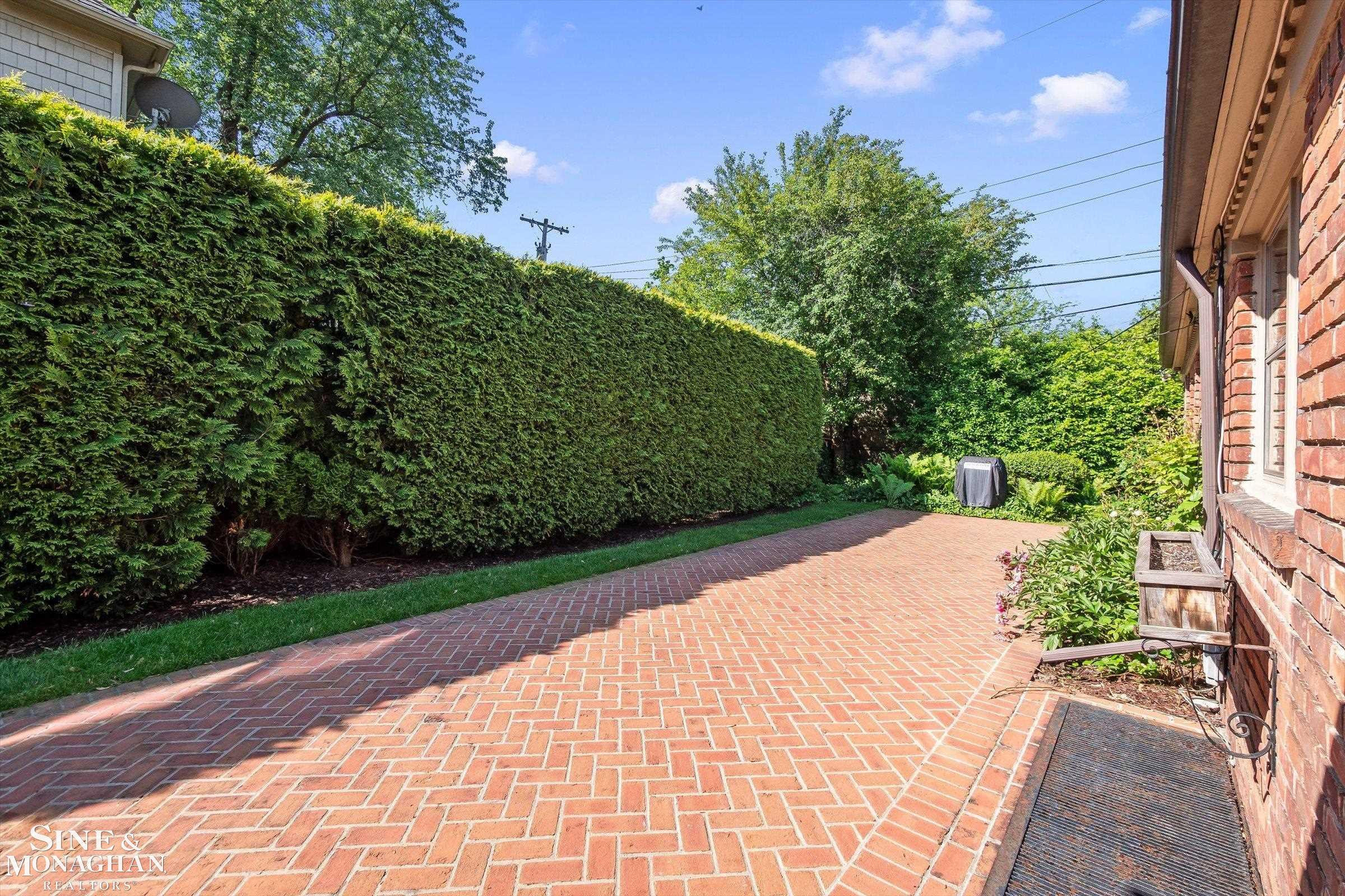 1023 Harvard Road, Grosse Pointe Park, MI 48230 — Photo 42