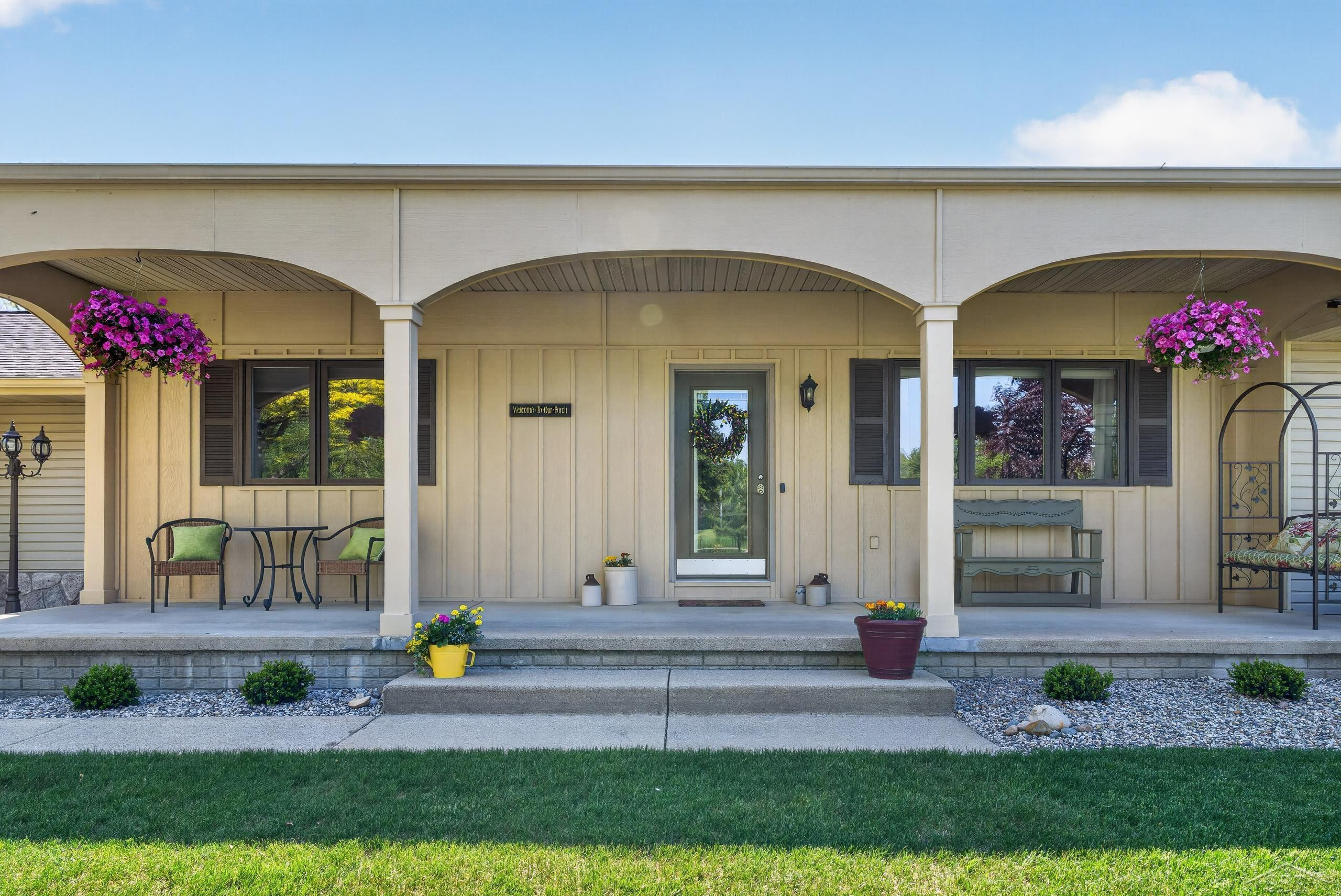 637 Riverview Court, Gladwin, MI 48624 — Photo 2
