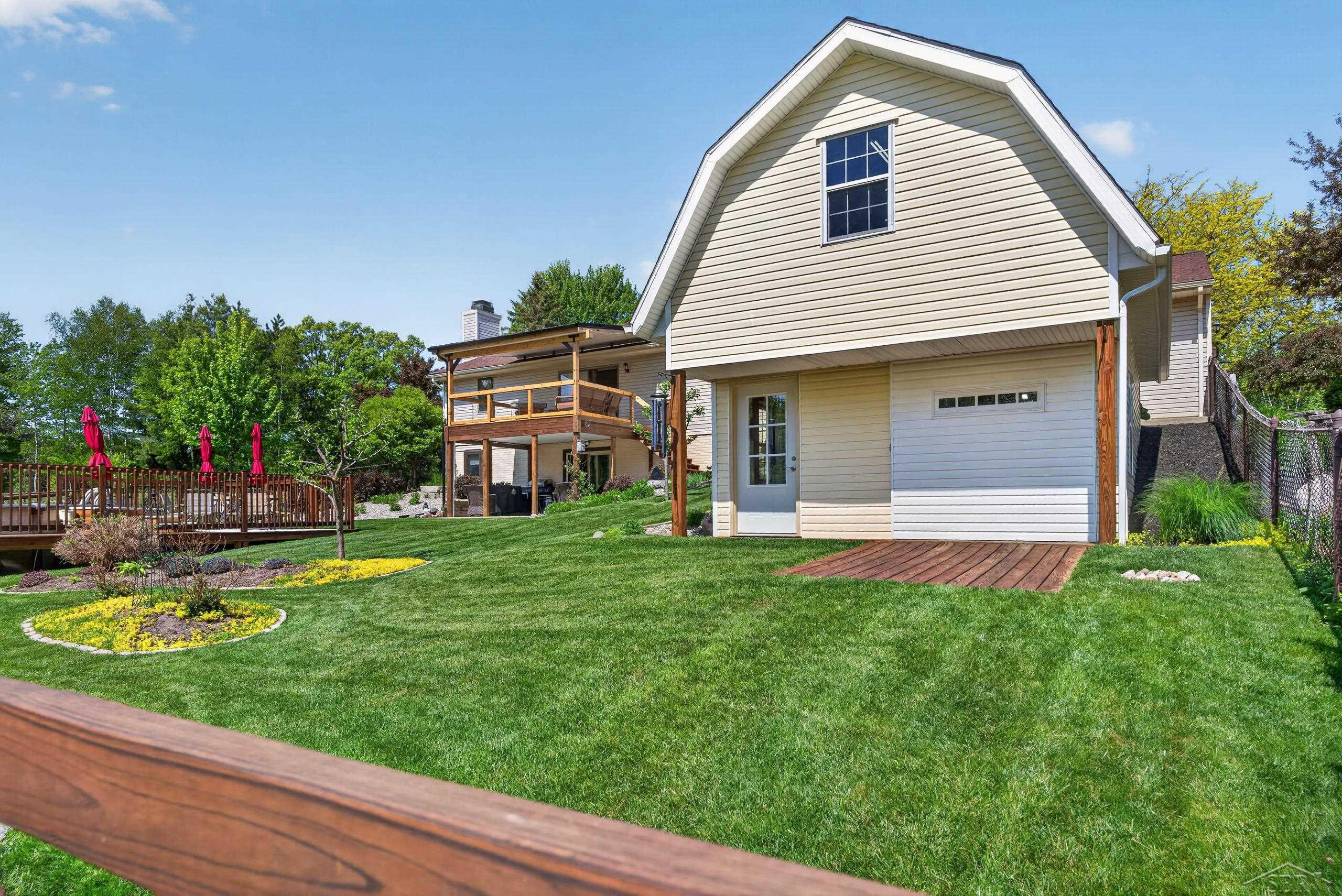 637 Riverview Court, Gladwin, MI 48624 — Photo 5
