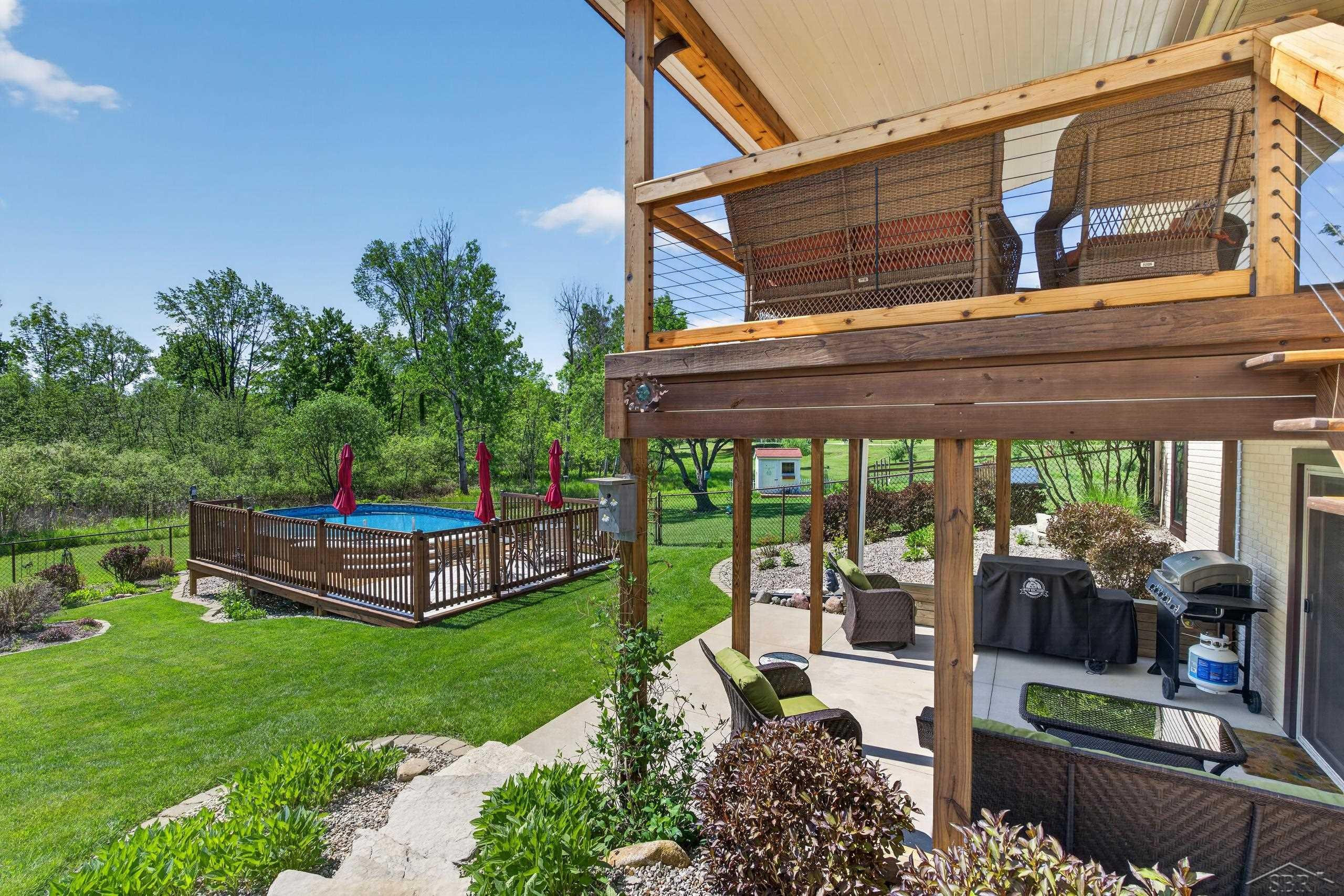 637 Riverview Court, Gladwin, MI 48624 — Photo 8