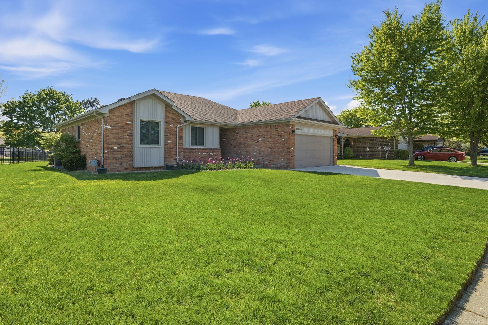 46346 Hollowoode Lane, Macomb, MI 48044 — Photo 2