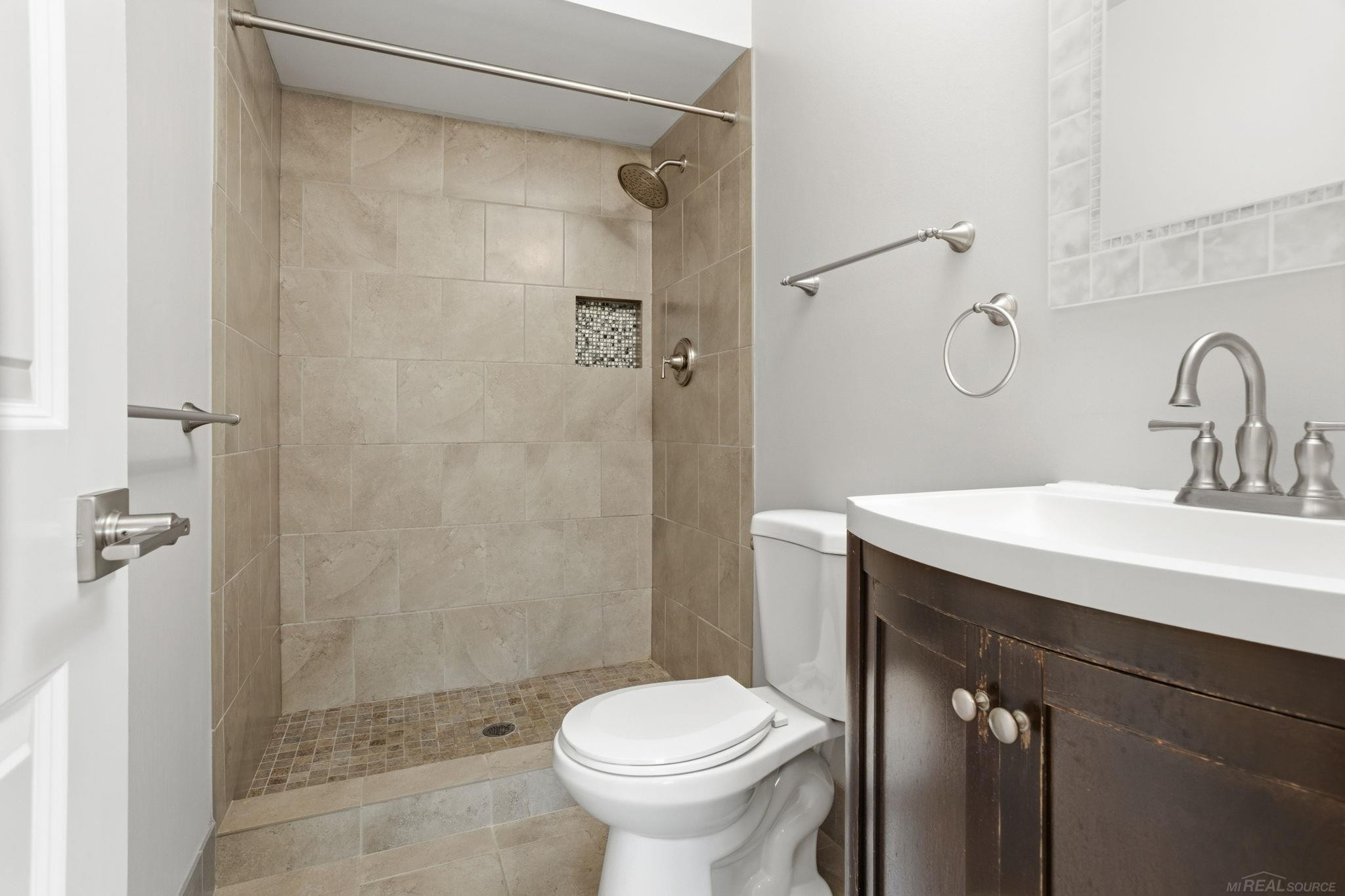 46346 Hollowoode Lane, Macomb, MI 48044 — Photo 18