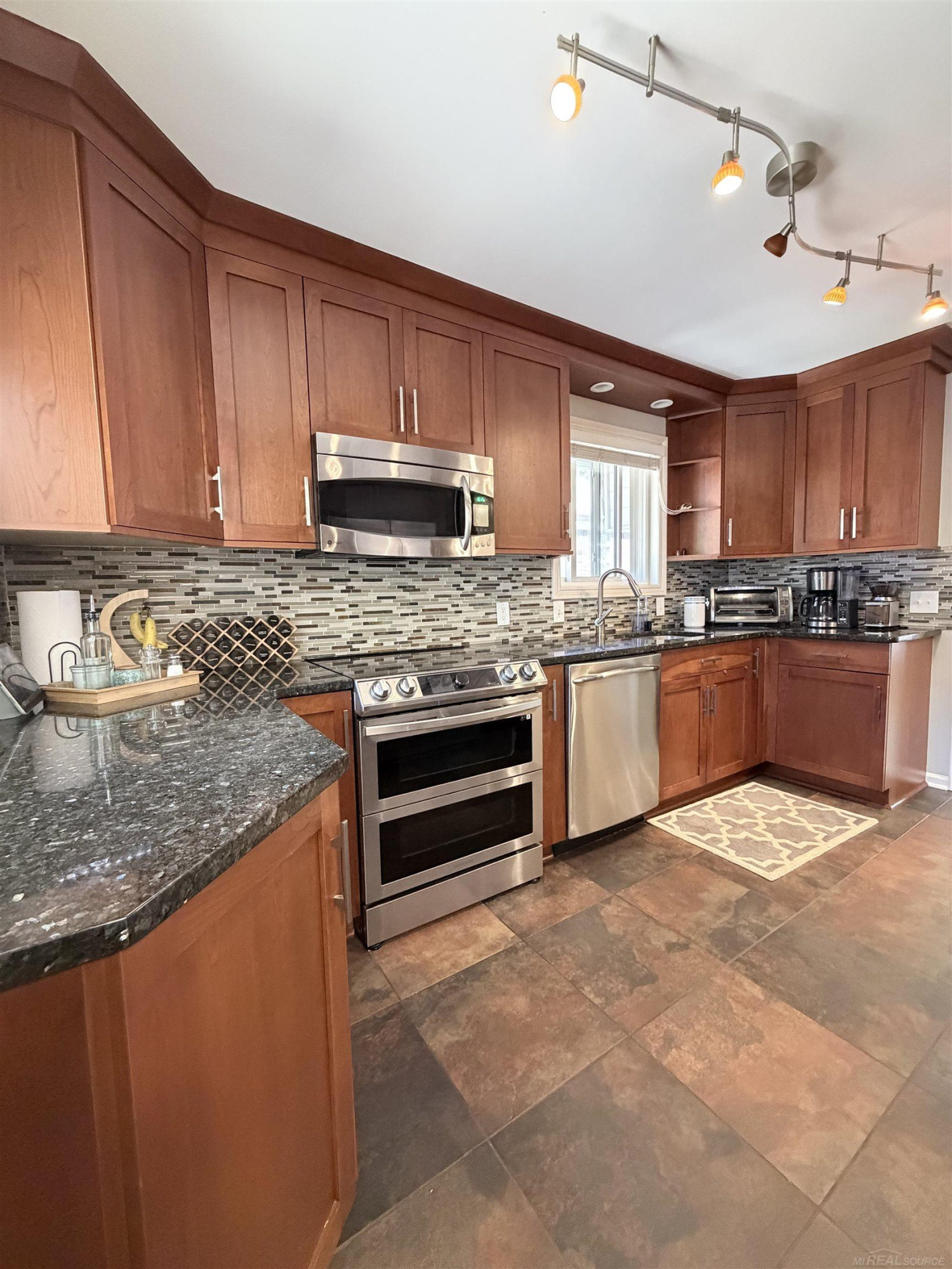 21640 Mauer Street, Saint Clair Shores, MI 48080 — Photo 9