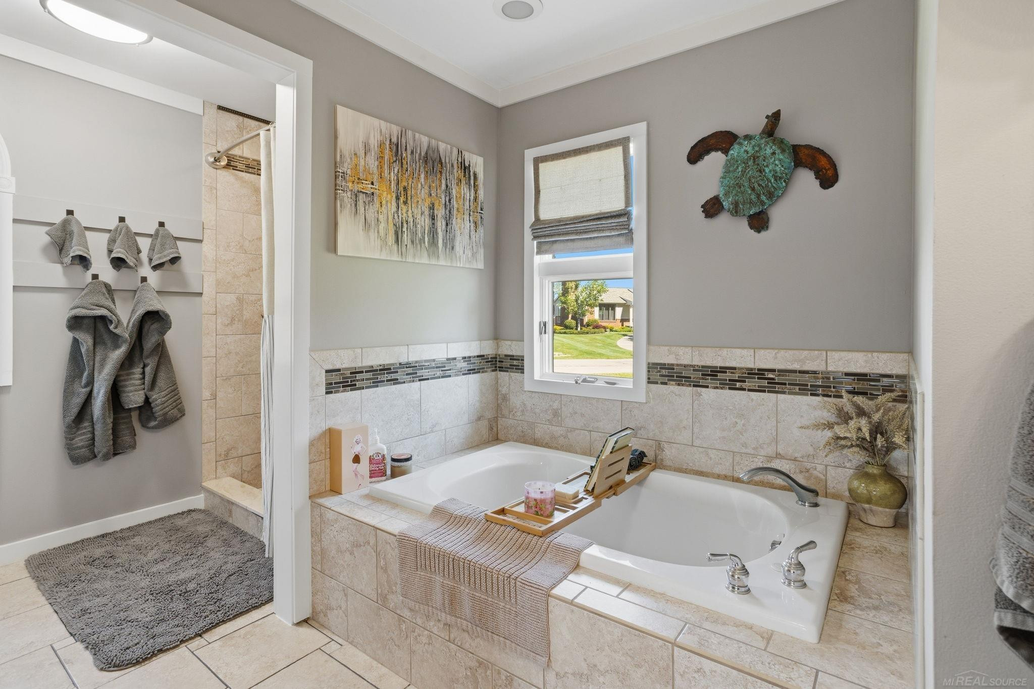 565 Lakes Edge Drive, Oxford, MI 48371 — Photo 18