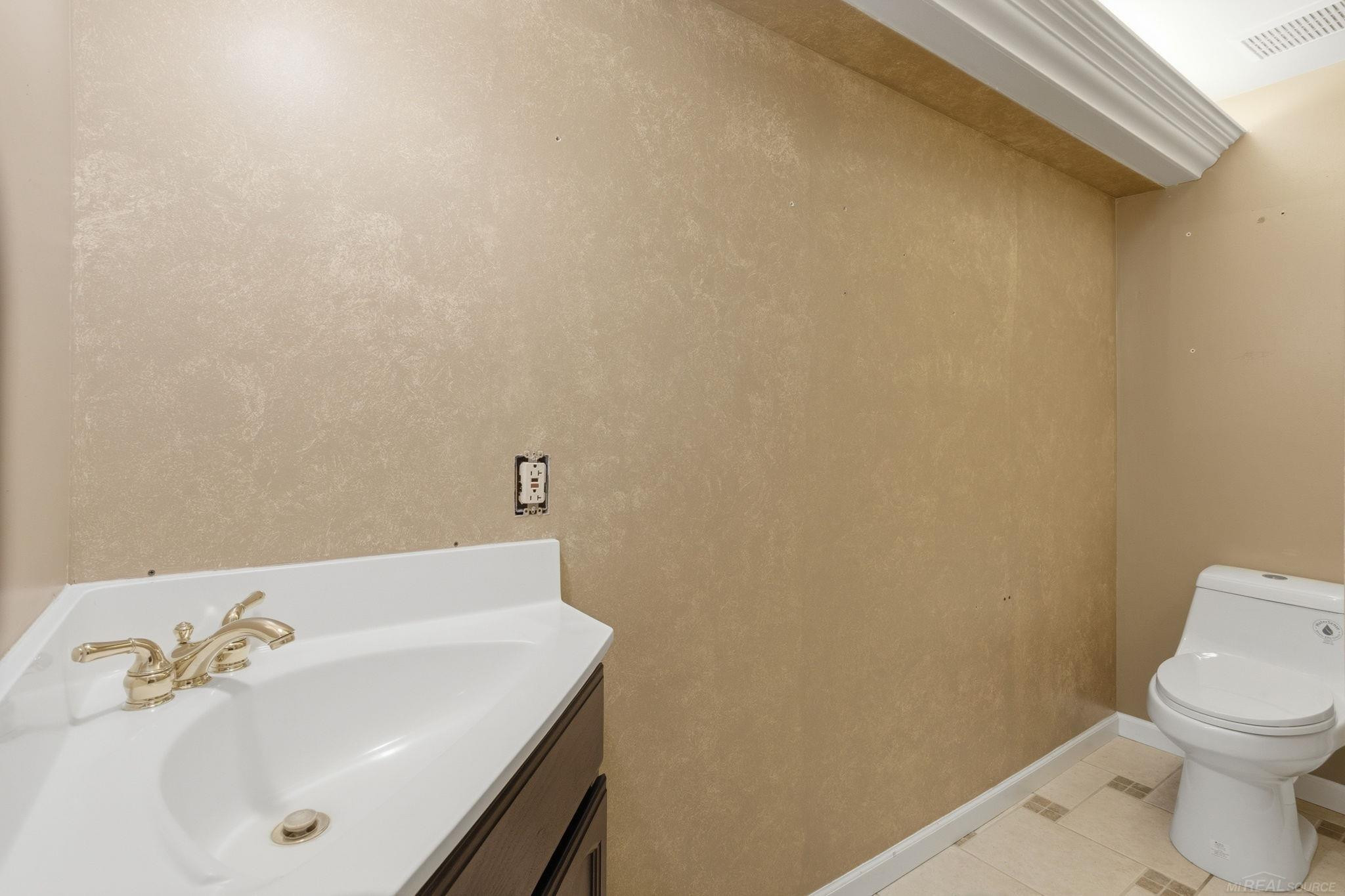 565 Lakes Edge Drive, Oxford, MI 48371 — Photo 30