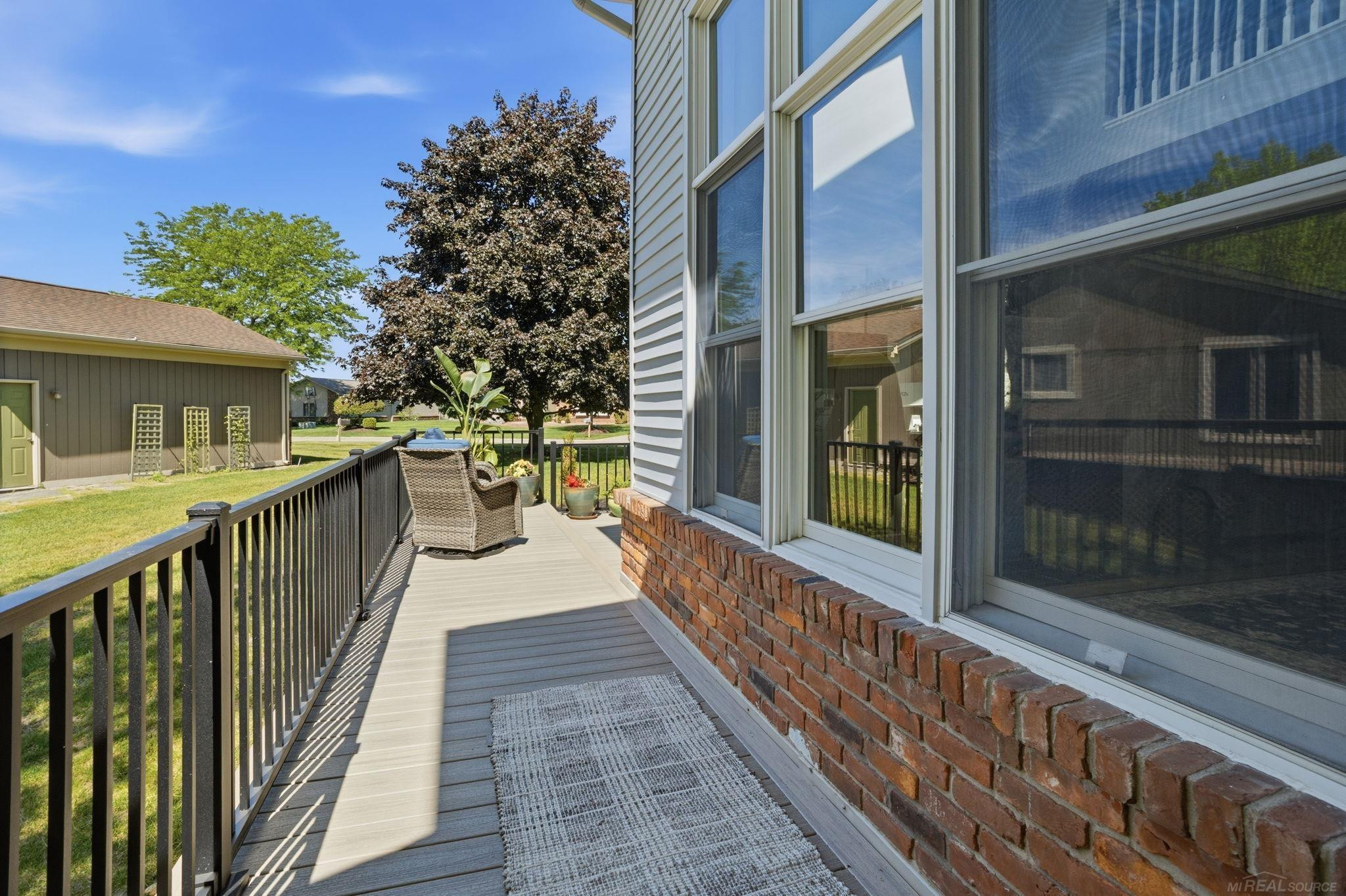 565 Lakes Edge Drive, Oxford, MI 48371 — Photo 32