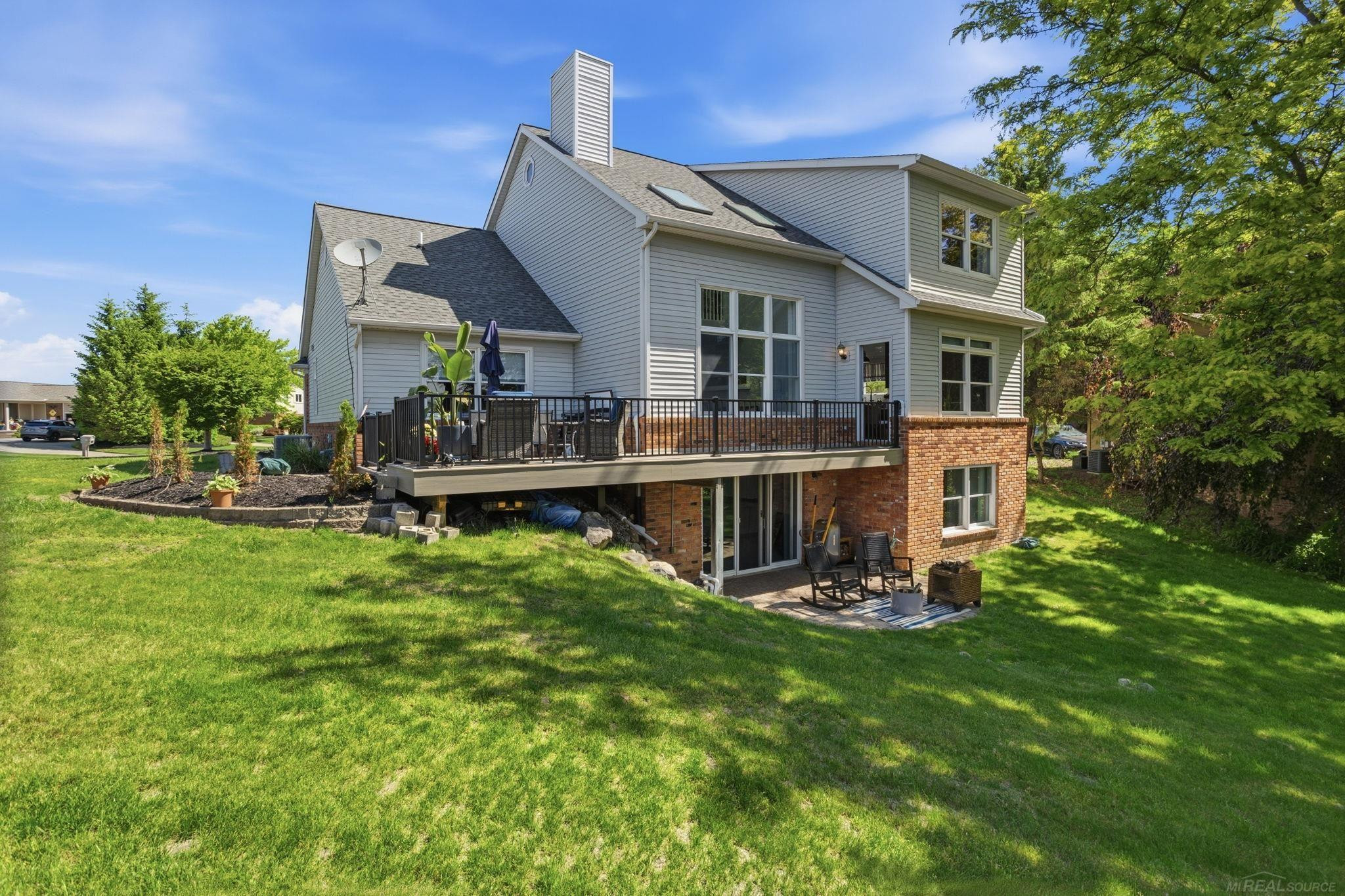 565 Lakes Edge Drive, Oxford, MI 48371 — Photo 36
