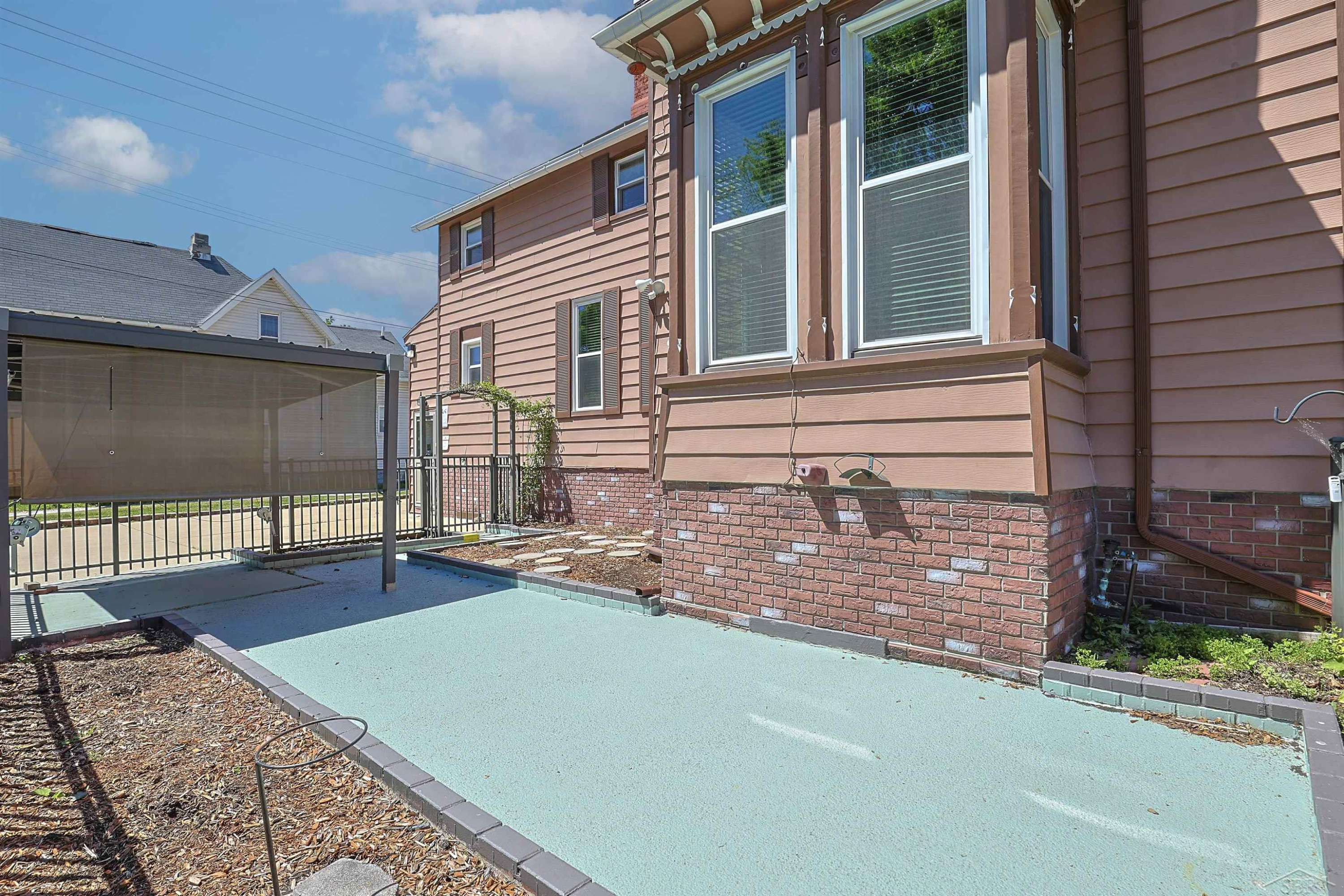601 N Van Buren Street, Bay City, MI 48708 — Photo 8