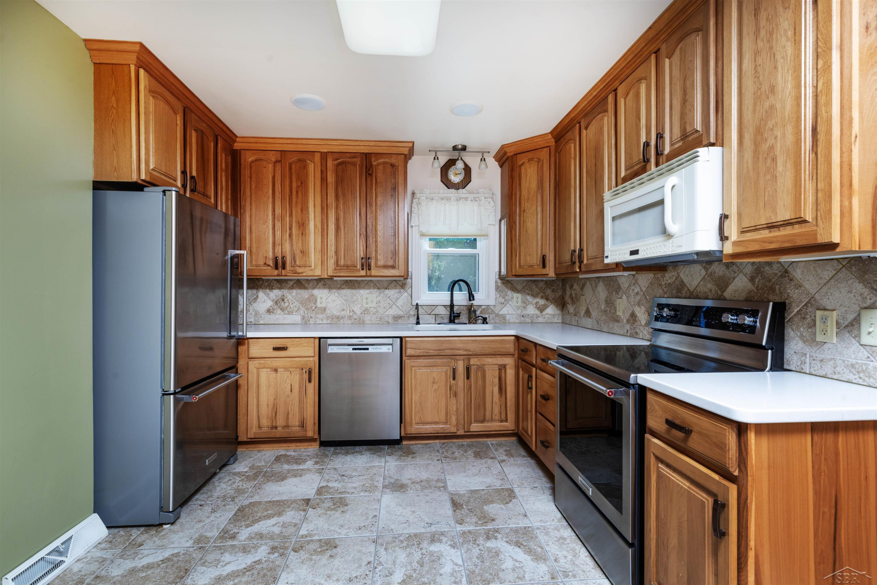 601 N Van Buren Street, Bay City, MI 48708 — Photo 10