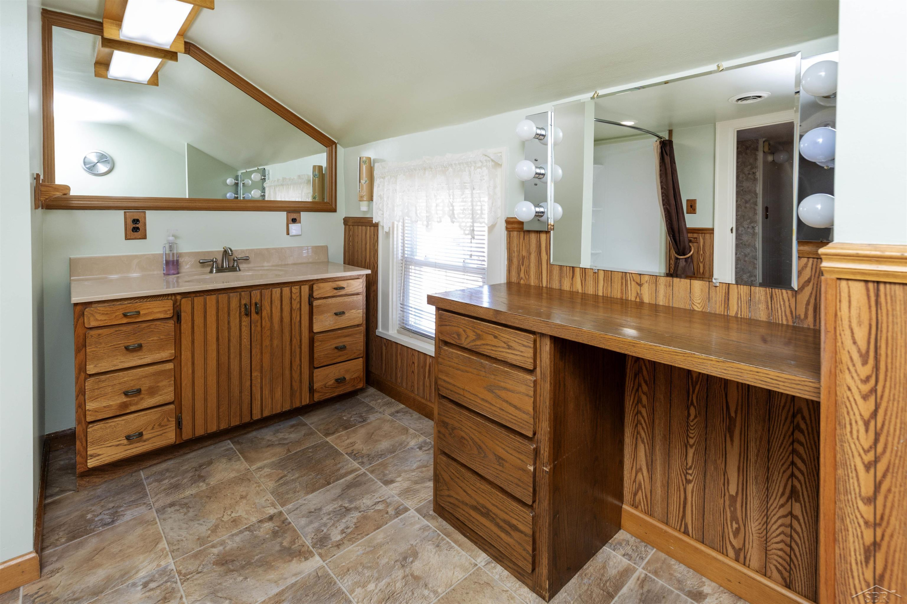 601 N Van Buren Street, Bay City, MI 48708 — Photo 35