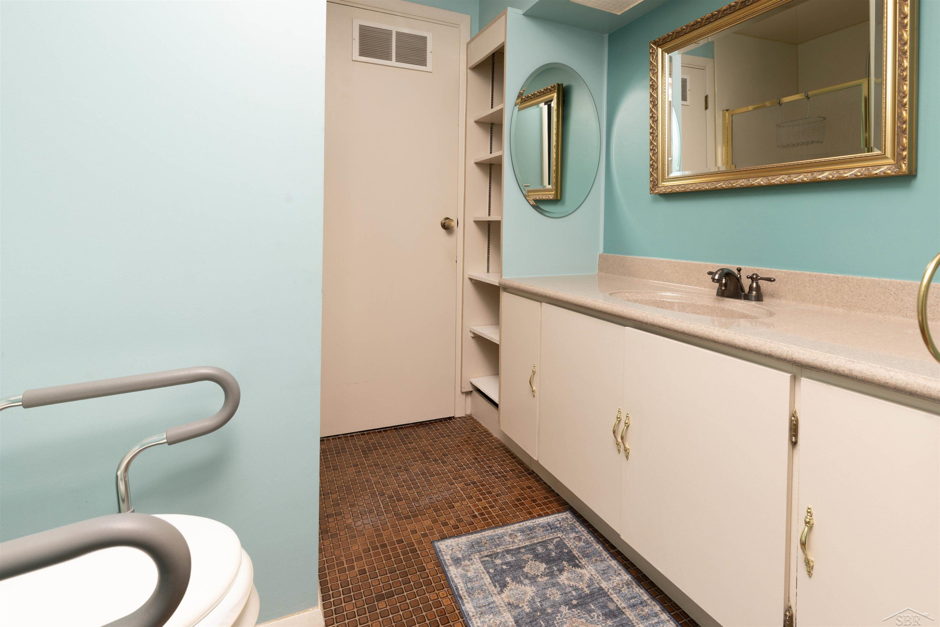 601 N Van Buren Street, Bay City, MI 48708 — Photo 52