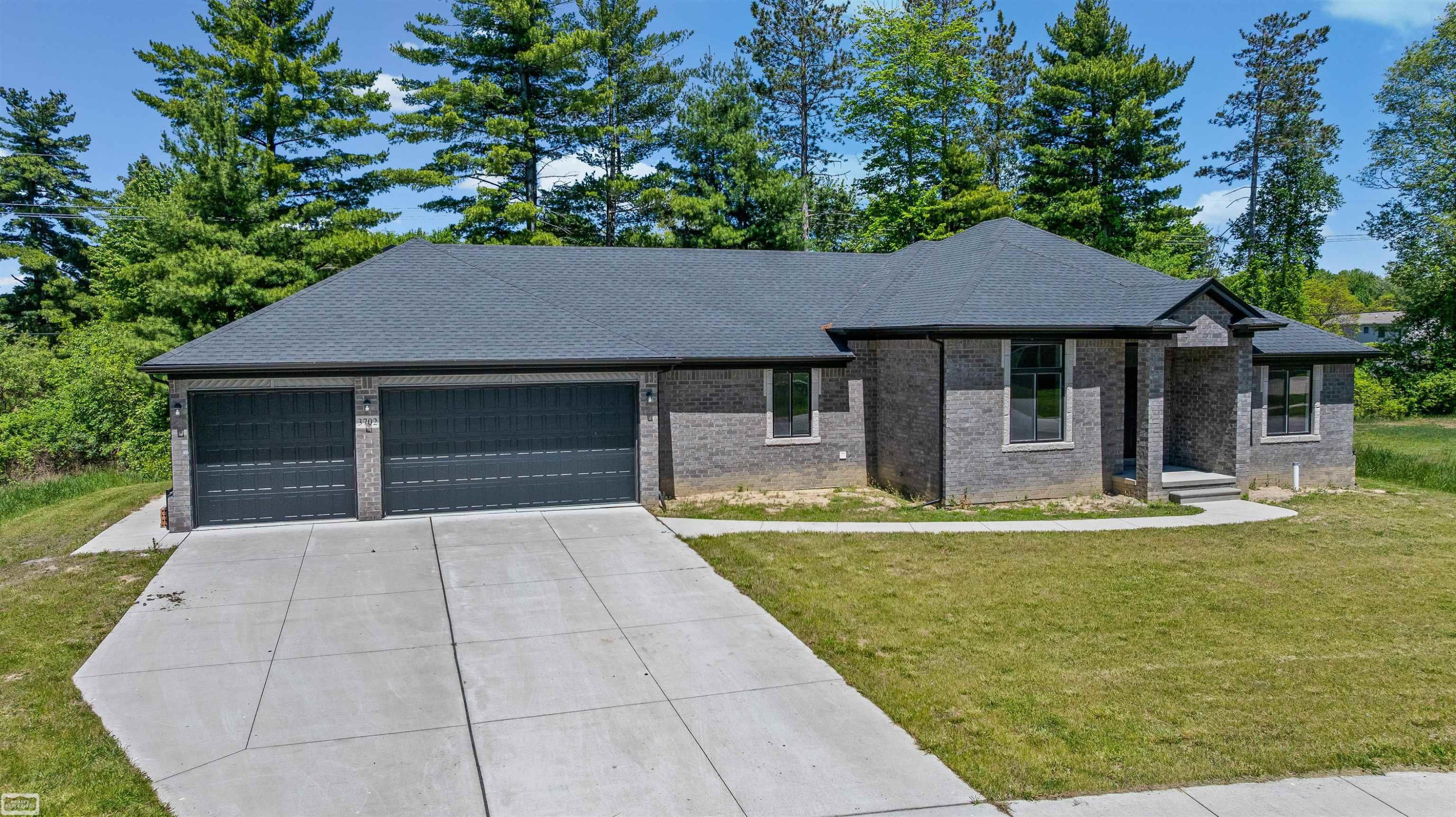 3702 N Athanasia Way, MI 48059