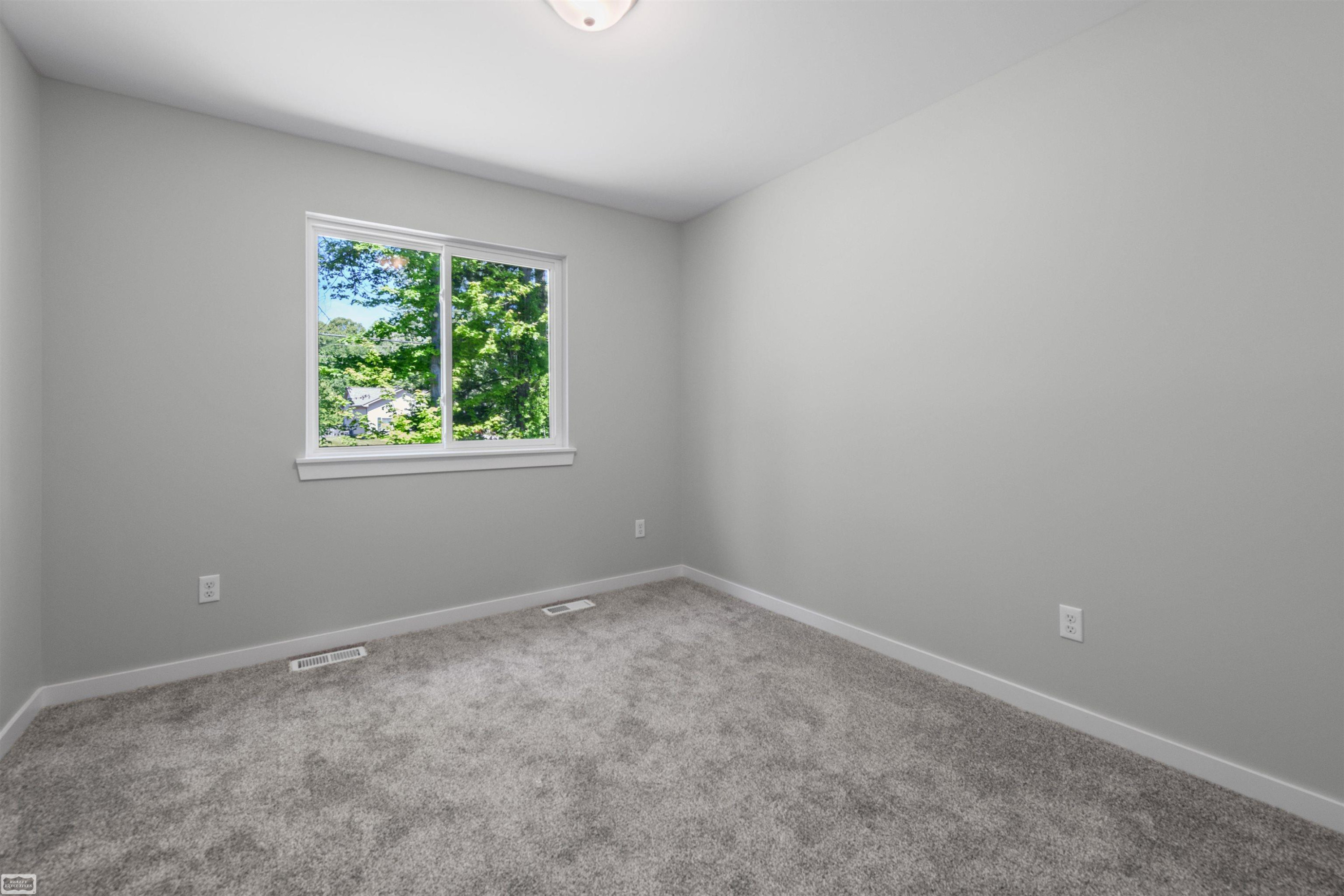 3702 N Athanasia Way, MI 48059 — Photo 19