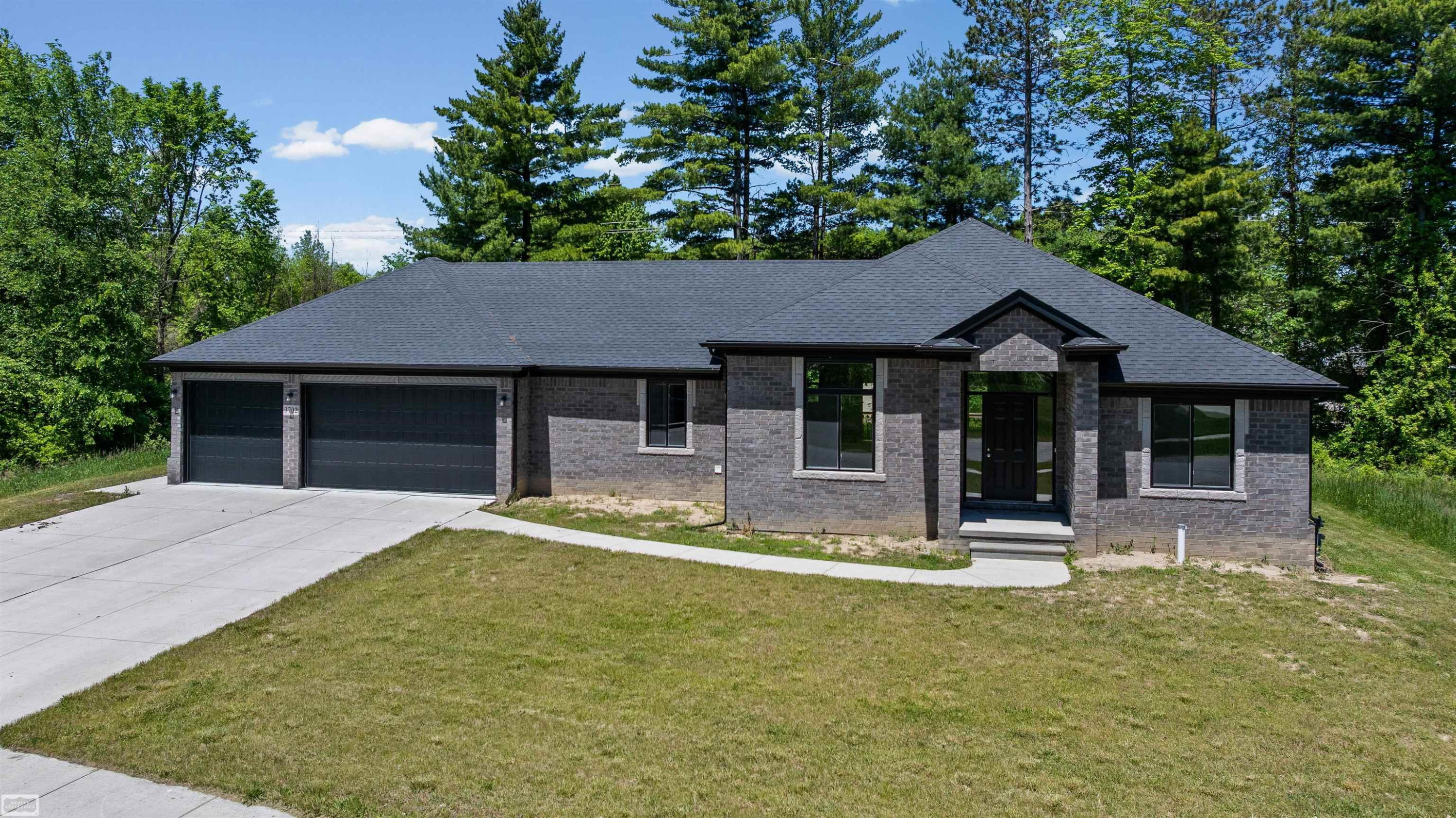 3702 N Athanasia Way, MI 48059 — Photo 31