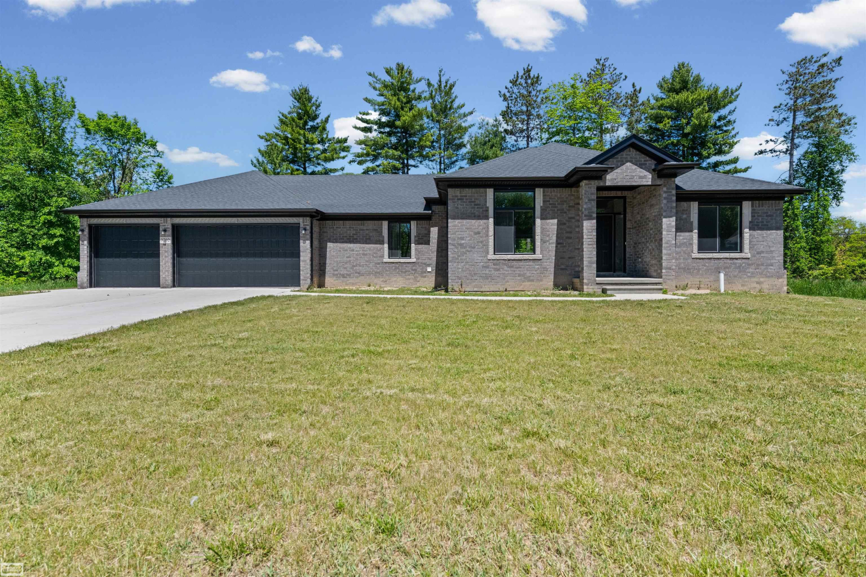 3702 N Athanasia Way, MI 48059 — Photo 32