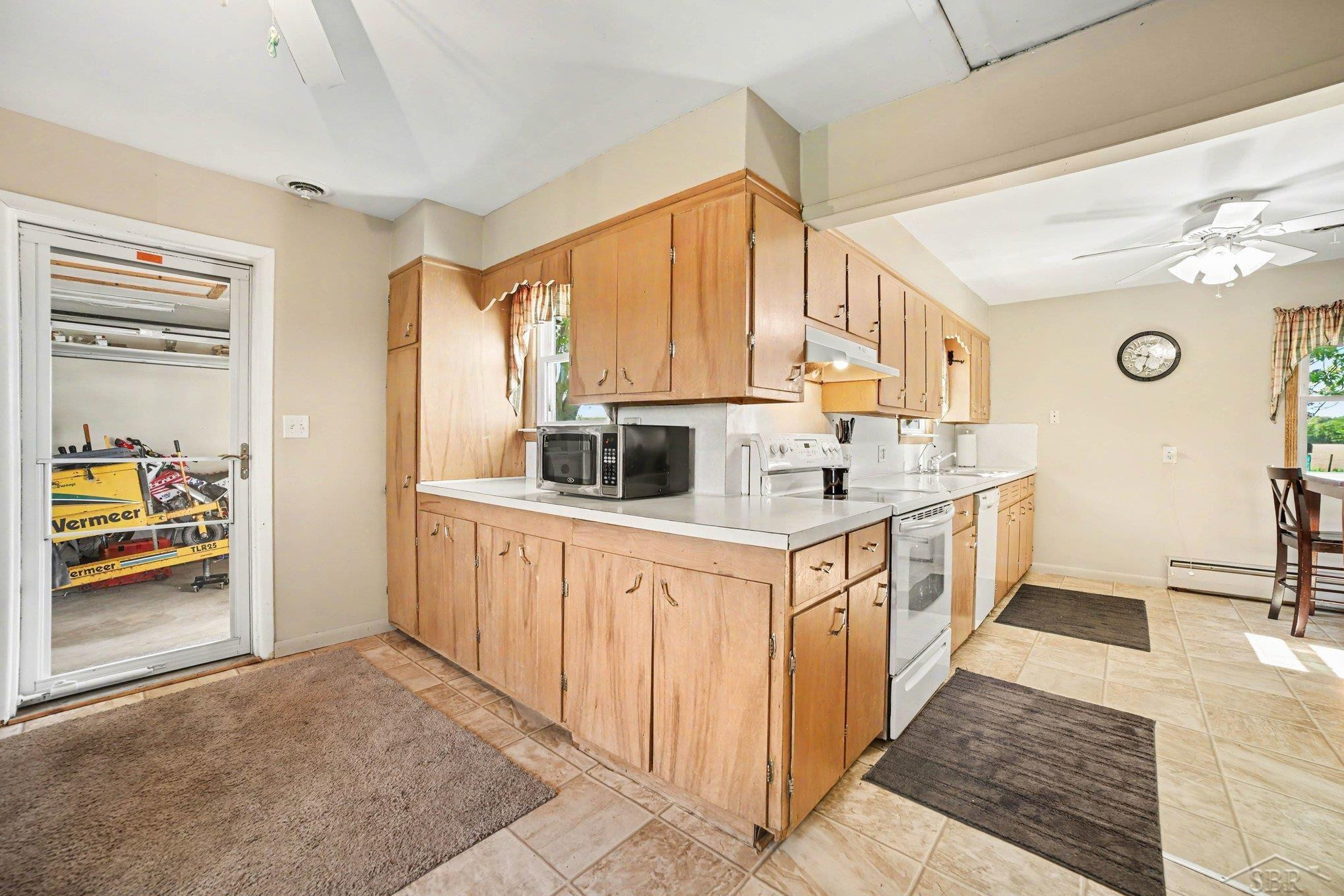 670 Hotchkiss Road, Auburn, MI 48611 — Photo 10