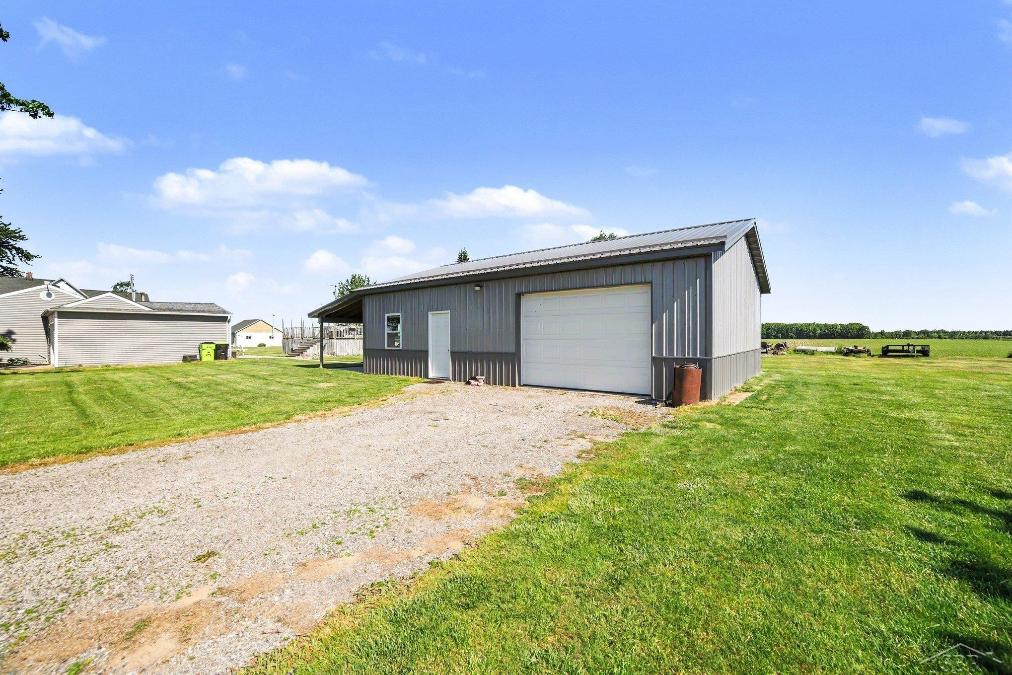 670 Hotchkiss Road, Auburn, MI 48611 — Photo 24