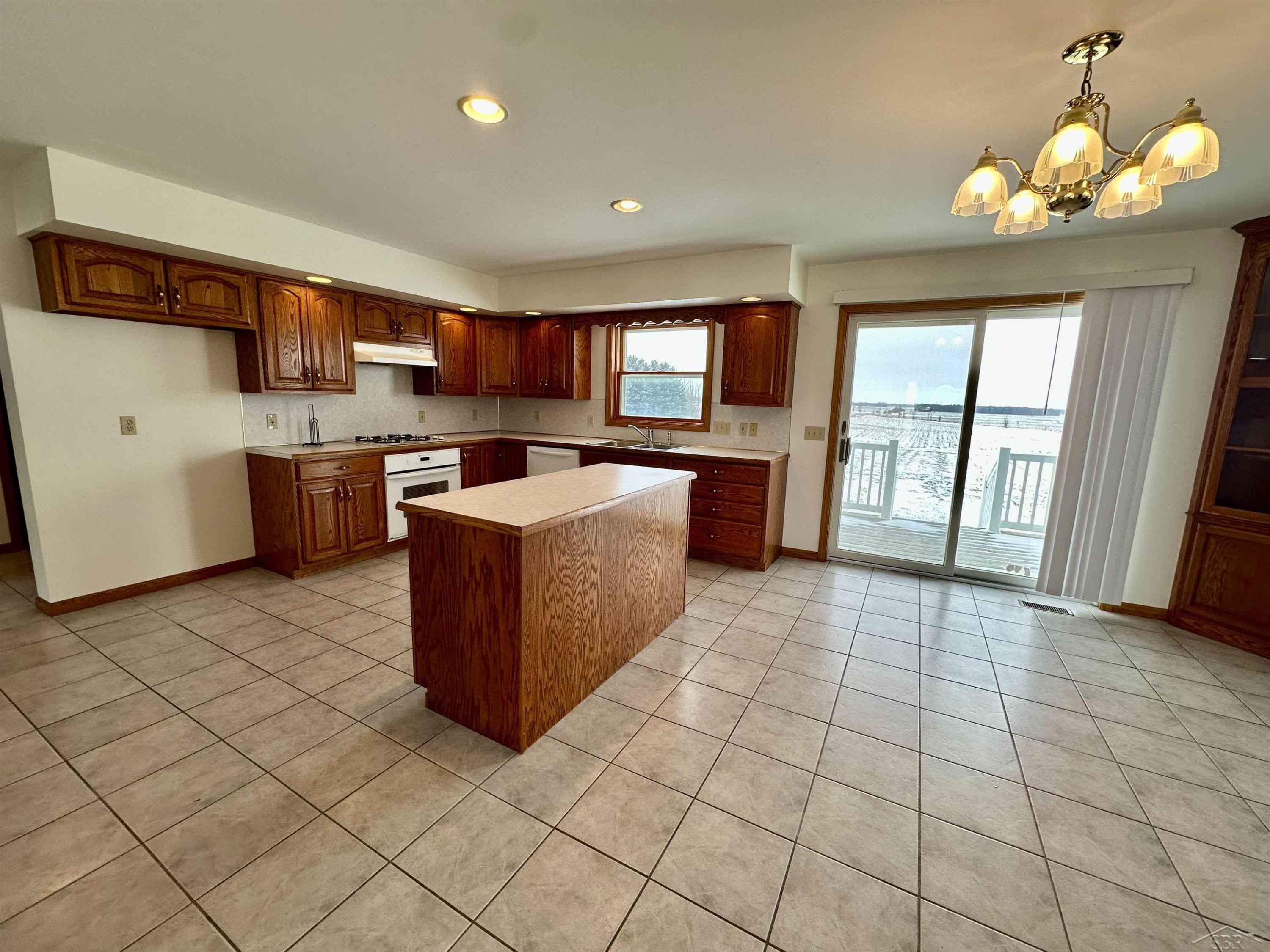2649 Colwood Road, Caro, MI 48723 — Photo 9