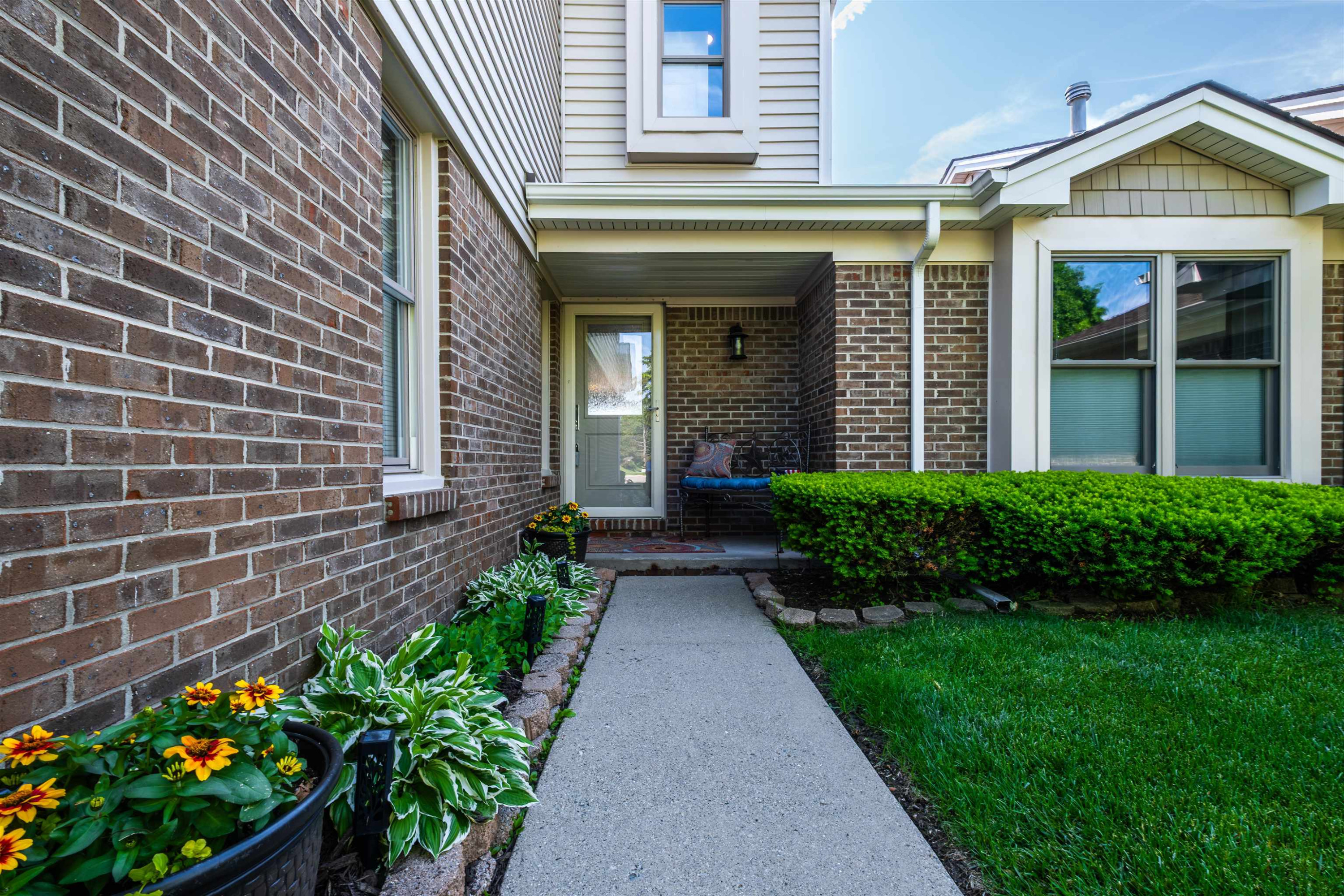 674 Summit Ridge Drive, Milford, MI 48381 — Photo 3