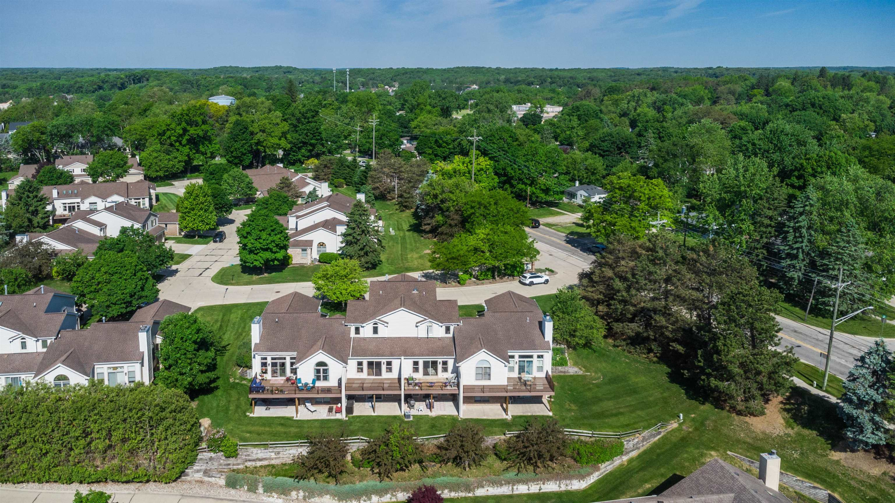 674 Summit Ridge Drive, Milford, MI 48381 — Photo 31