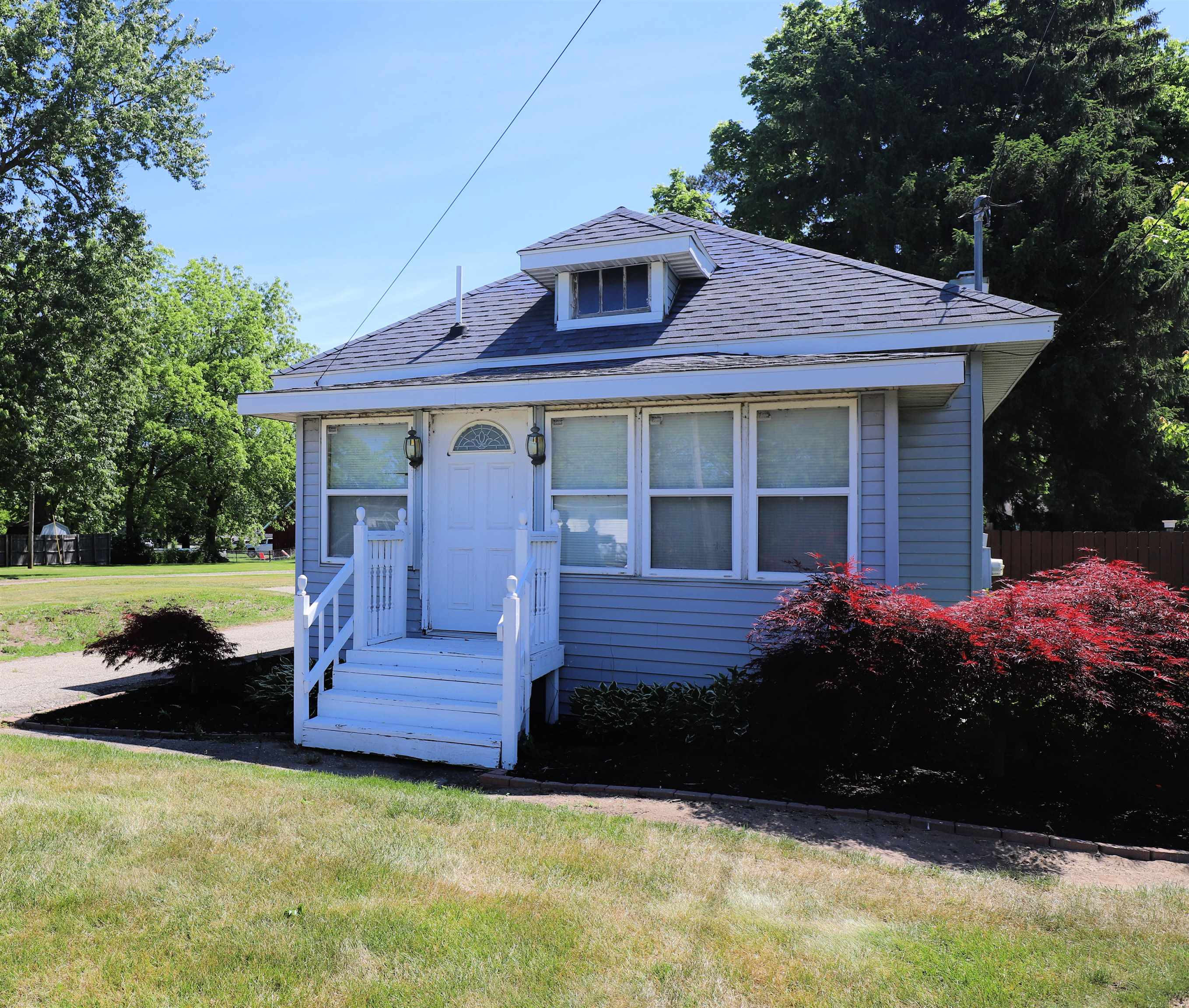 401 S Main Street, Chesaning, MI 48616