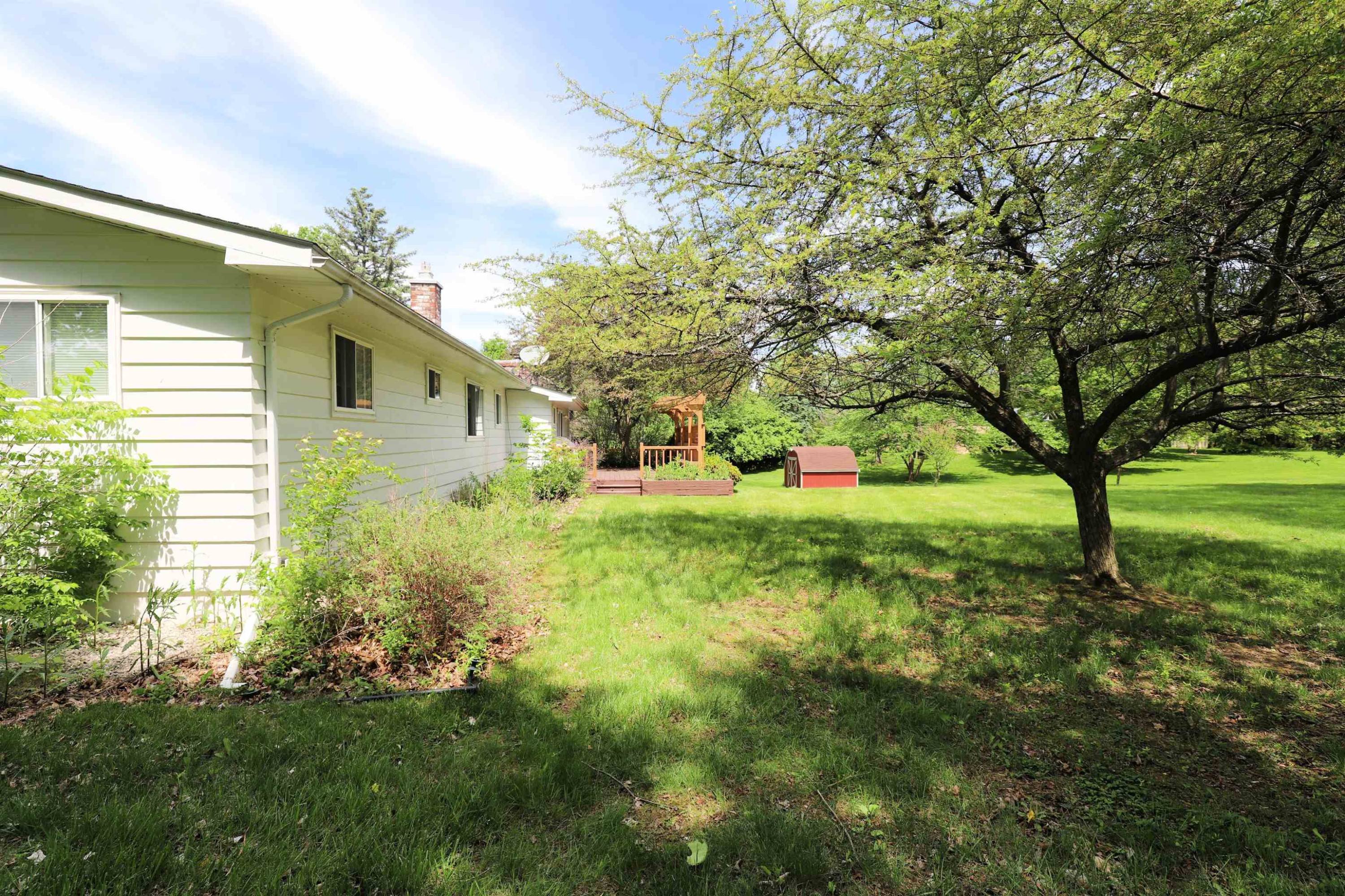 3306 Woodvalley Drive, Flushing, MI 48433 — Photo 18