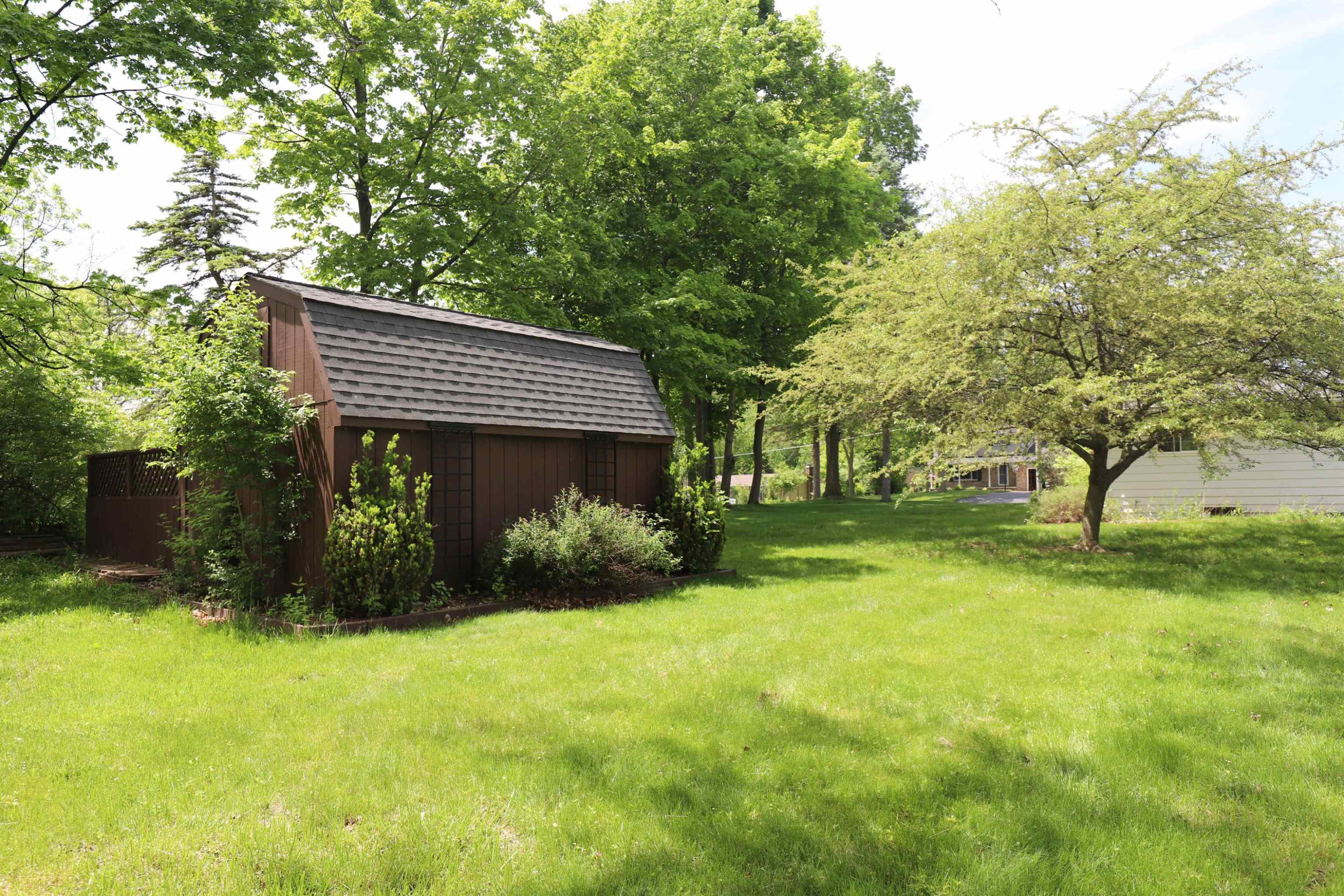 3306 Woodvalley Drive, Flushing, MI 48433 — Photo 21