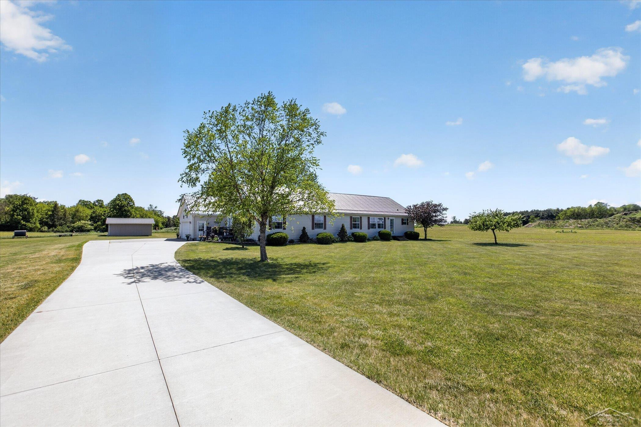 5872 Florence Drive, Cass City, MI 48726 — Photo 2