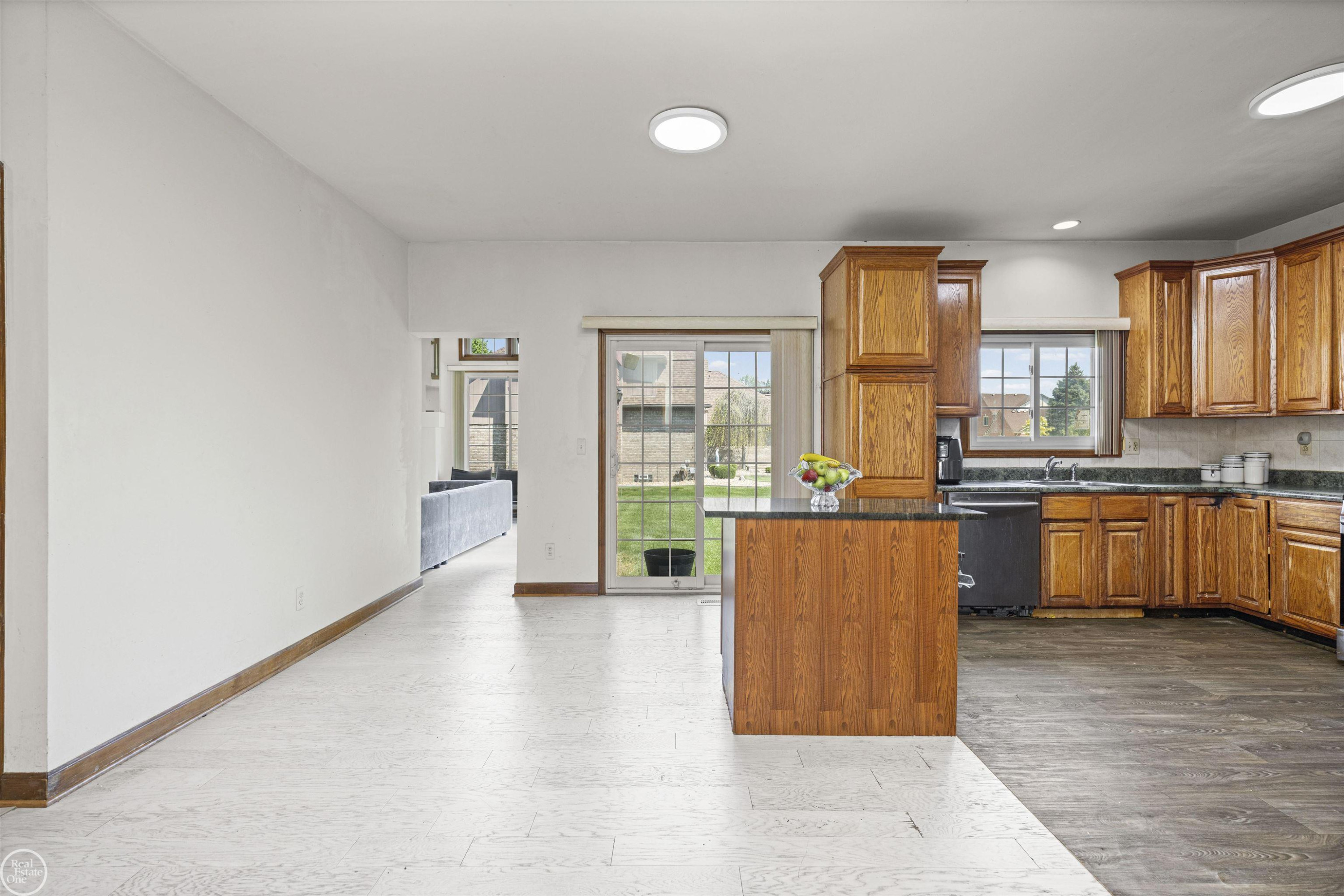48430 Montelepre Drive, Shelby Twp, MI 48315 — Photo 15