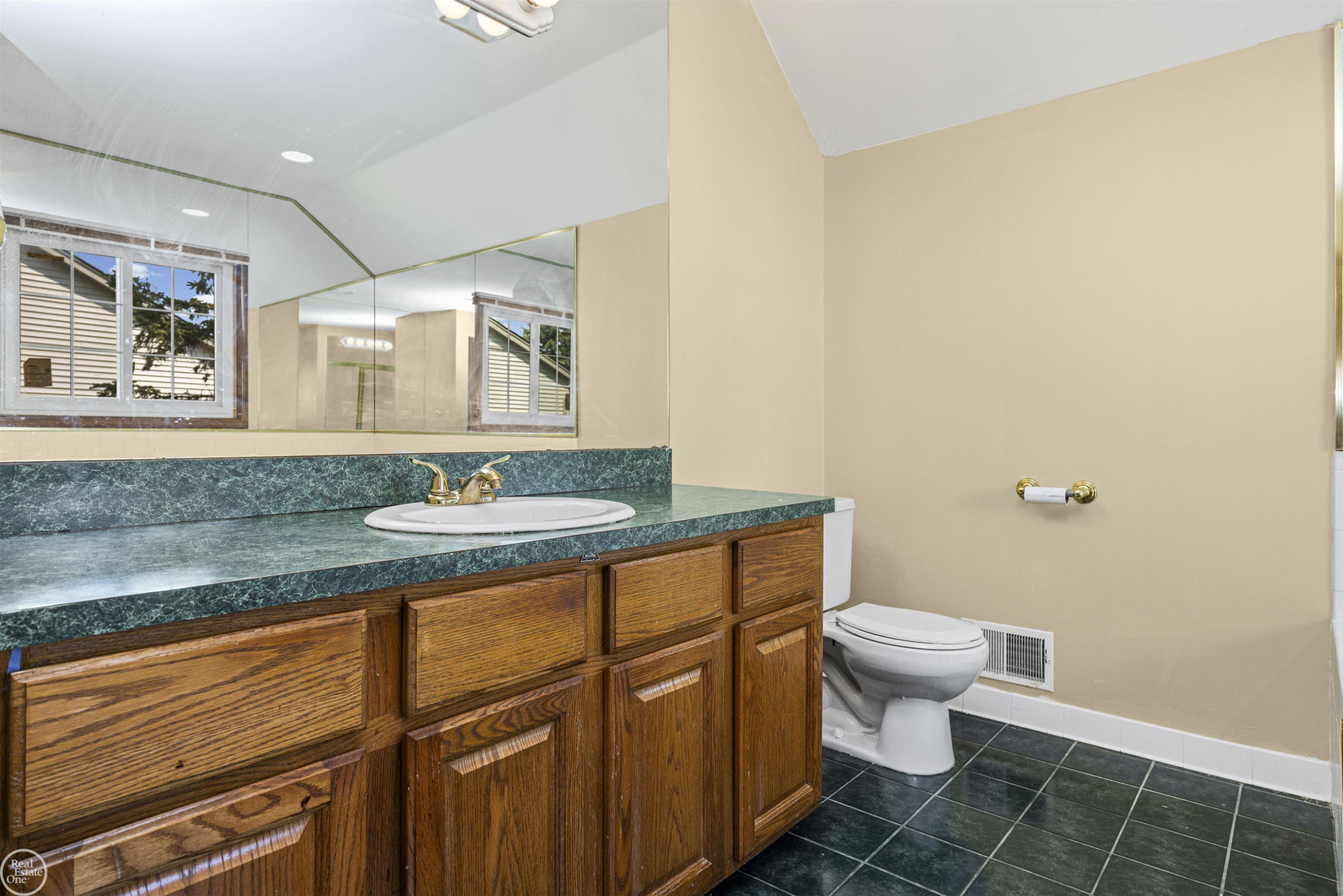 48430 Montelepre Drive, Shelby Twp, MI 48315 — Photo 25