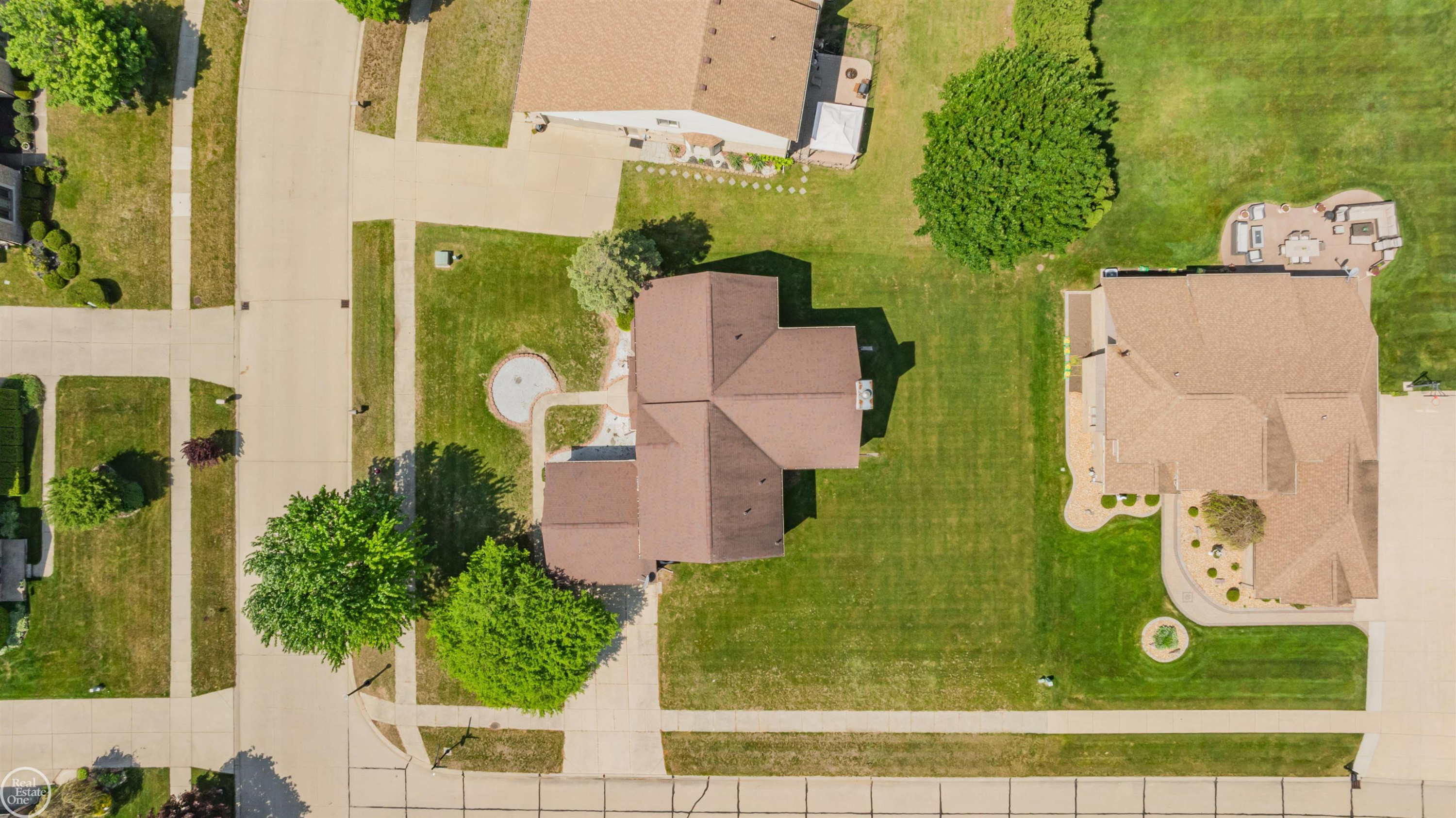 48430 Montelepre Drive, Shelby Twp, MI 48315 — Photo 46