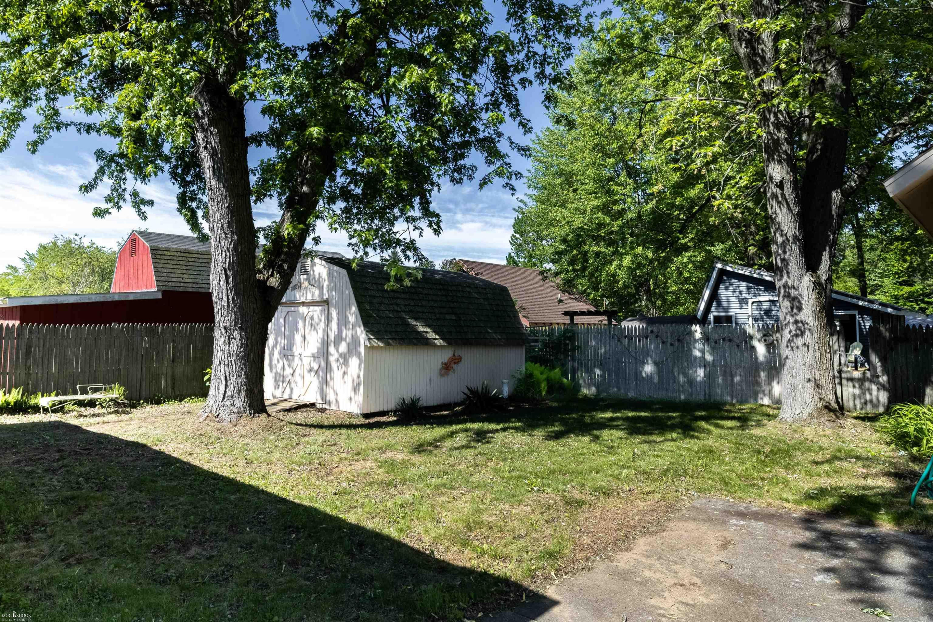 10388 Hunters Trail, Lake, MI 48632 — Photo 29