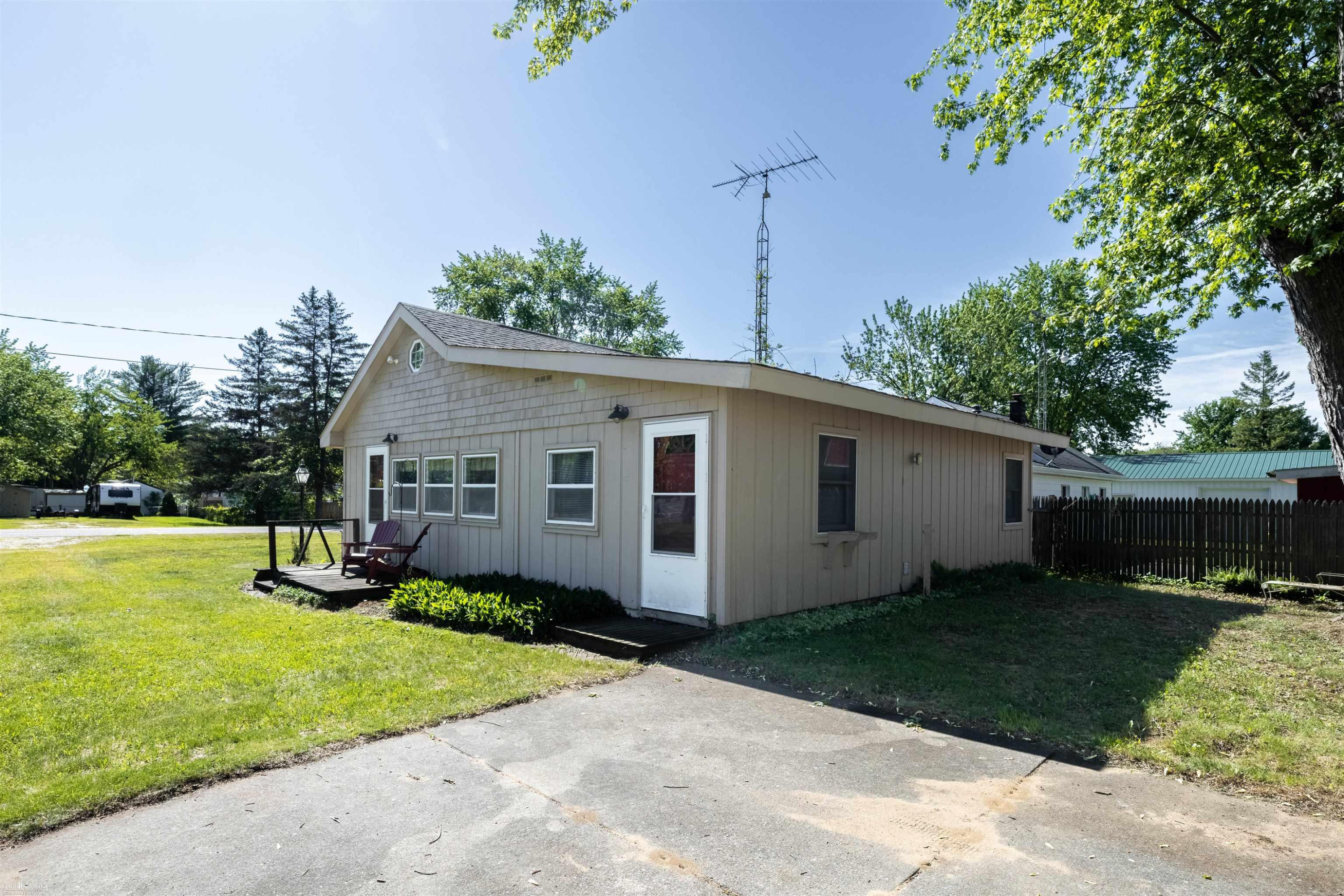 10388 Hunters Trail, Lake, MI 48632 — Photo 31