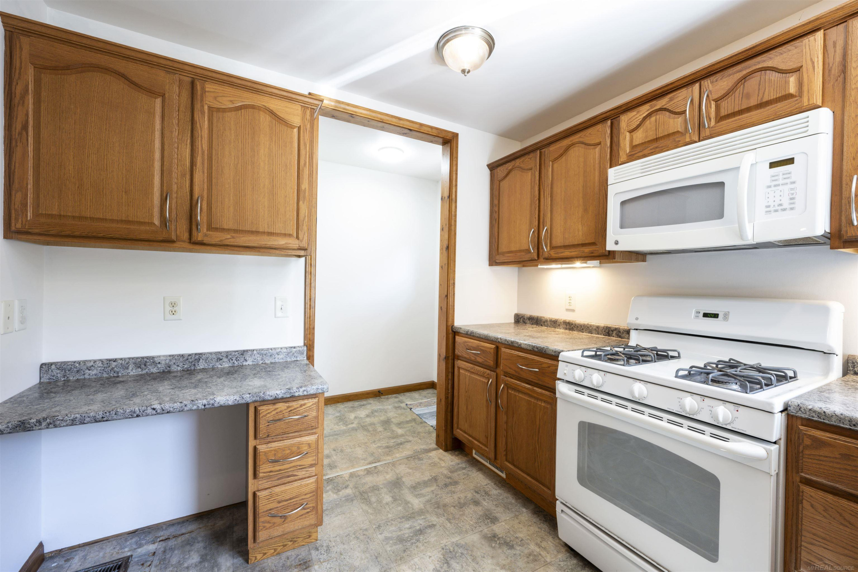 1516 11 Mile NE Road, Comstock Park, MI 49321 — Photo 16