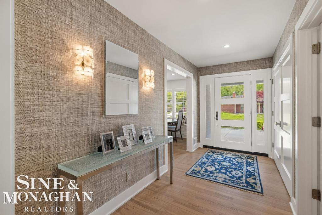 27 Shorecrest Circle, Grosse Pointe Shores, MI 48236 — Photo 3