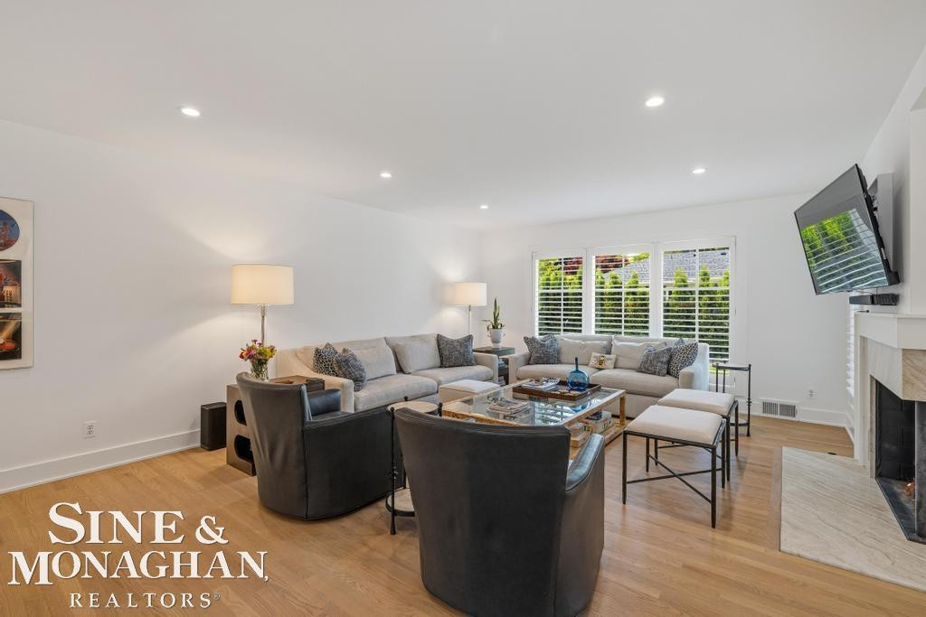 27 Shorecrest Circle, Grosse Pointe Shores, MI 48236 — Photo 10