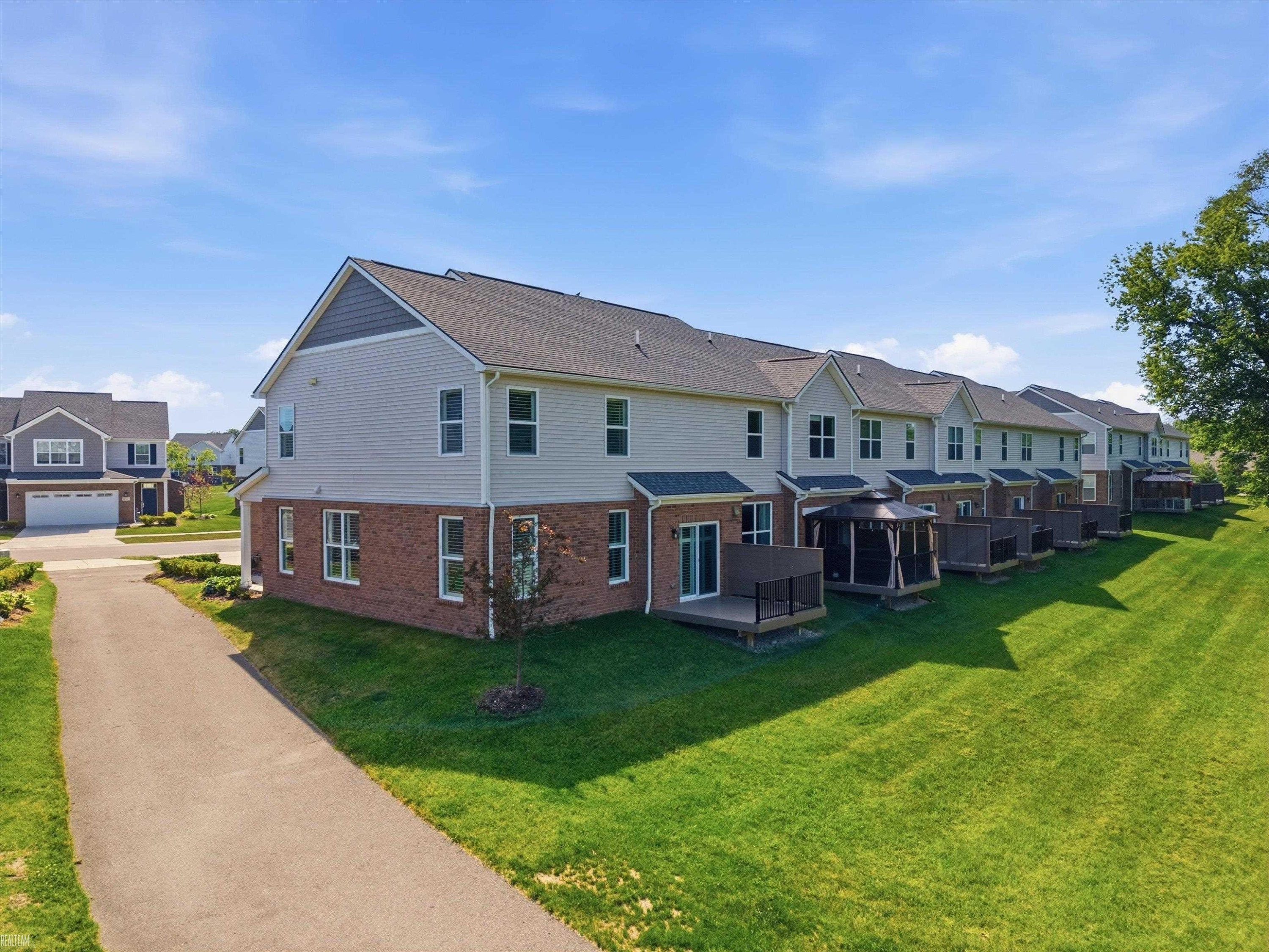 8665 Grove Street, MI — Photo 39