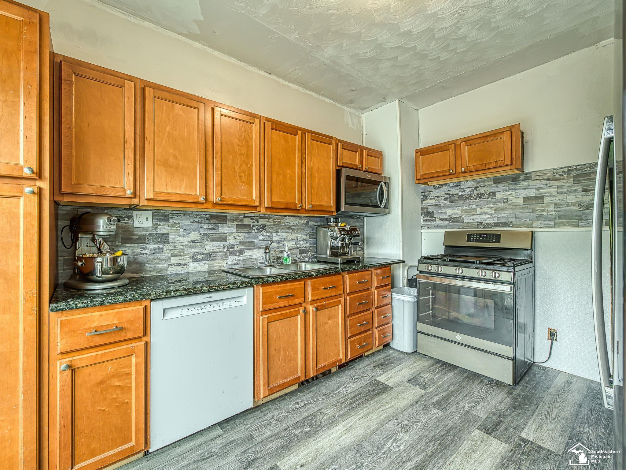 6657 Westpoint Street, Taylor, MI 48180 — Photo 9