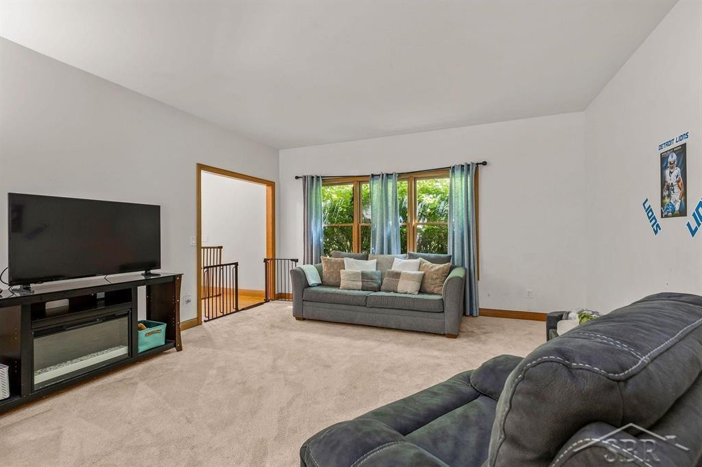 403 Shirewood Lane, Midland, MI 48642 — Photo 4