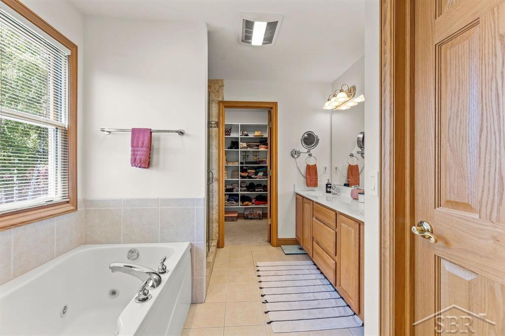 403 Shirewood Lane, Midland, MI 48642 — Photo 6