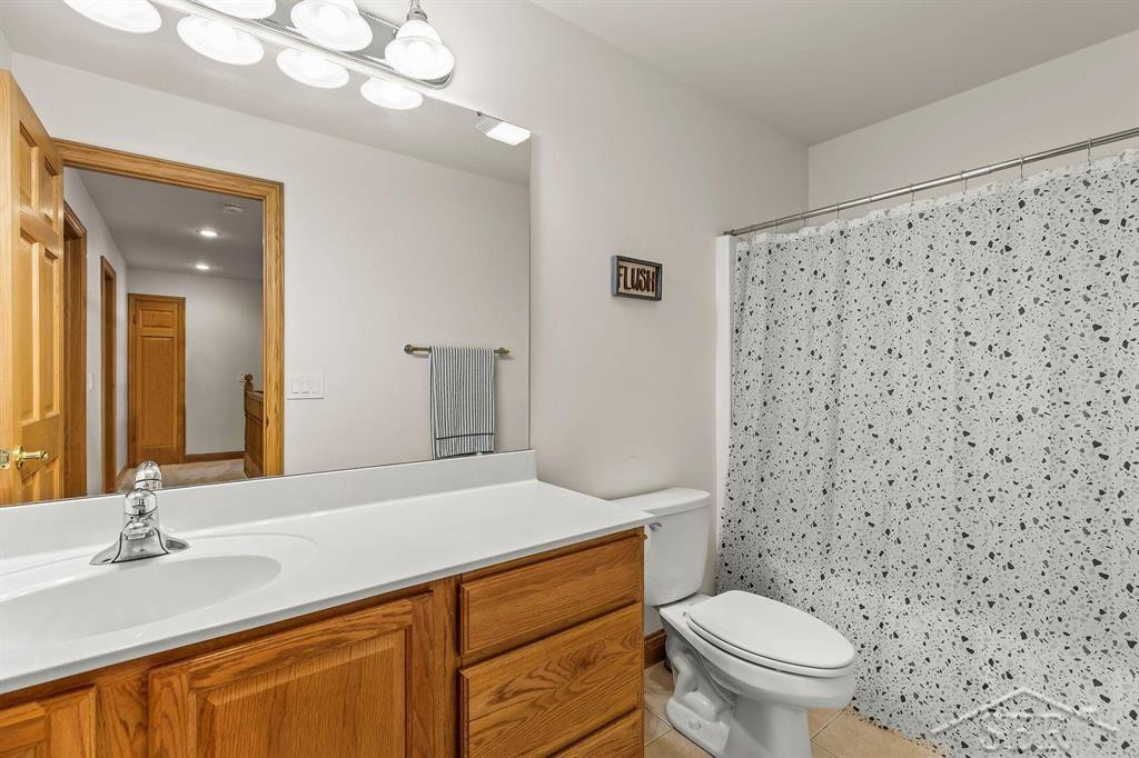 403 Shirewood Lane, Midland, MI 48642 — Photo 17