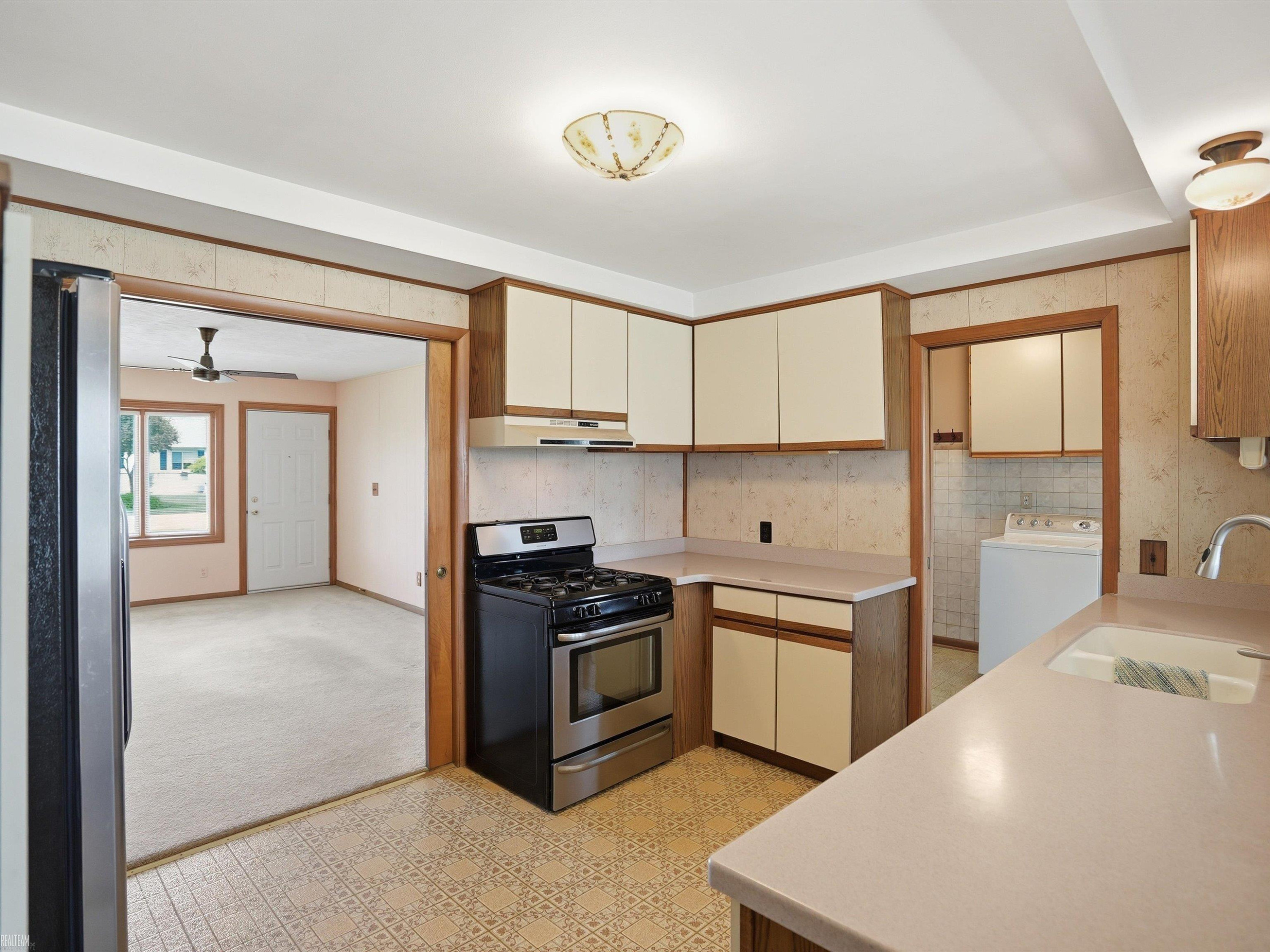 7589 Colony Drive, Algonac, MI 48001 — Photo 8