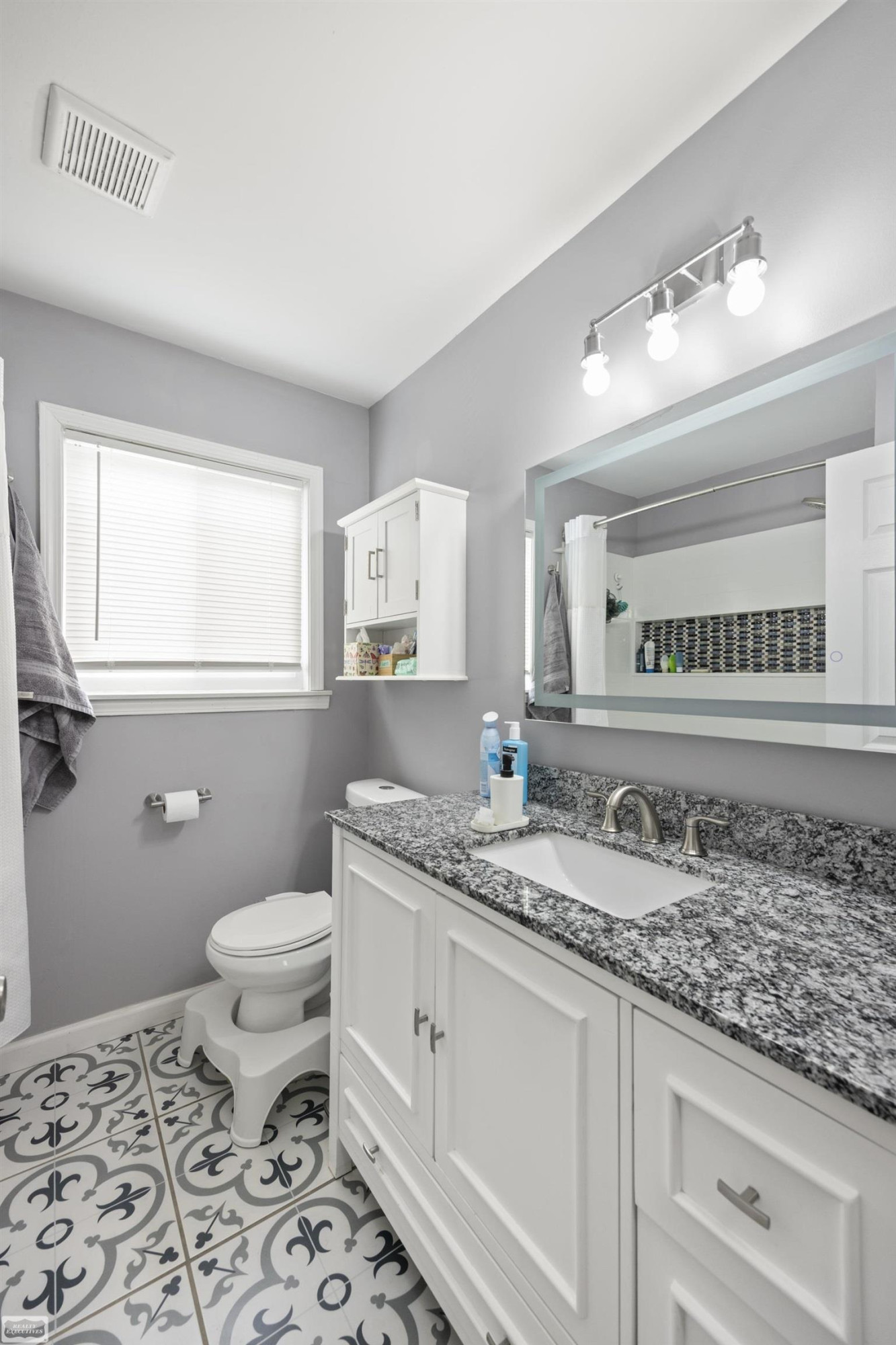 10732 N Oak Drive, Ferndale, MI 48220 — Photo 15