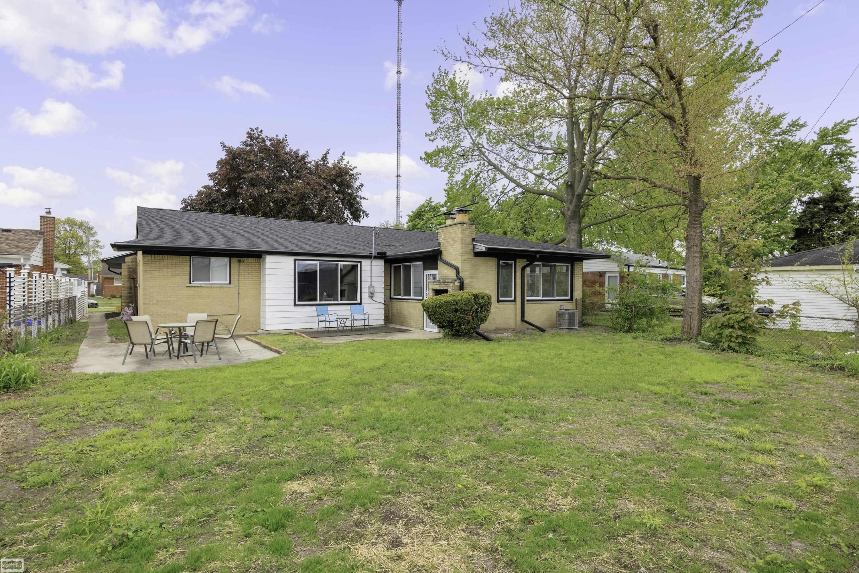 10732 N Oak Drive, Ferndale, MI 48220 — Photo 20