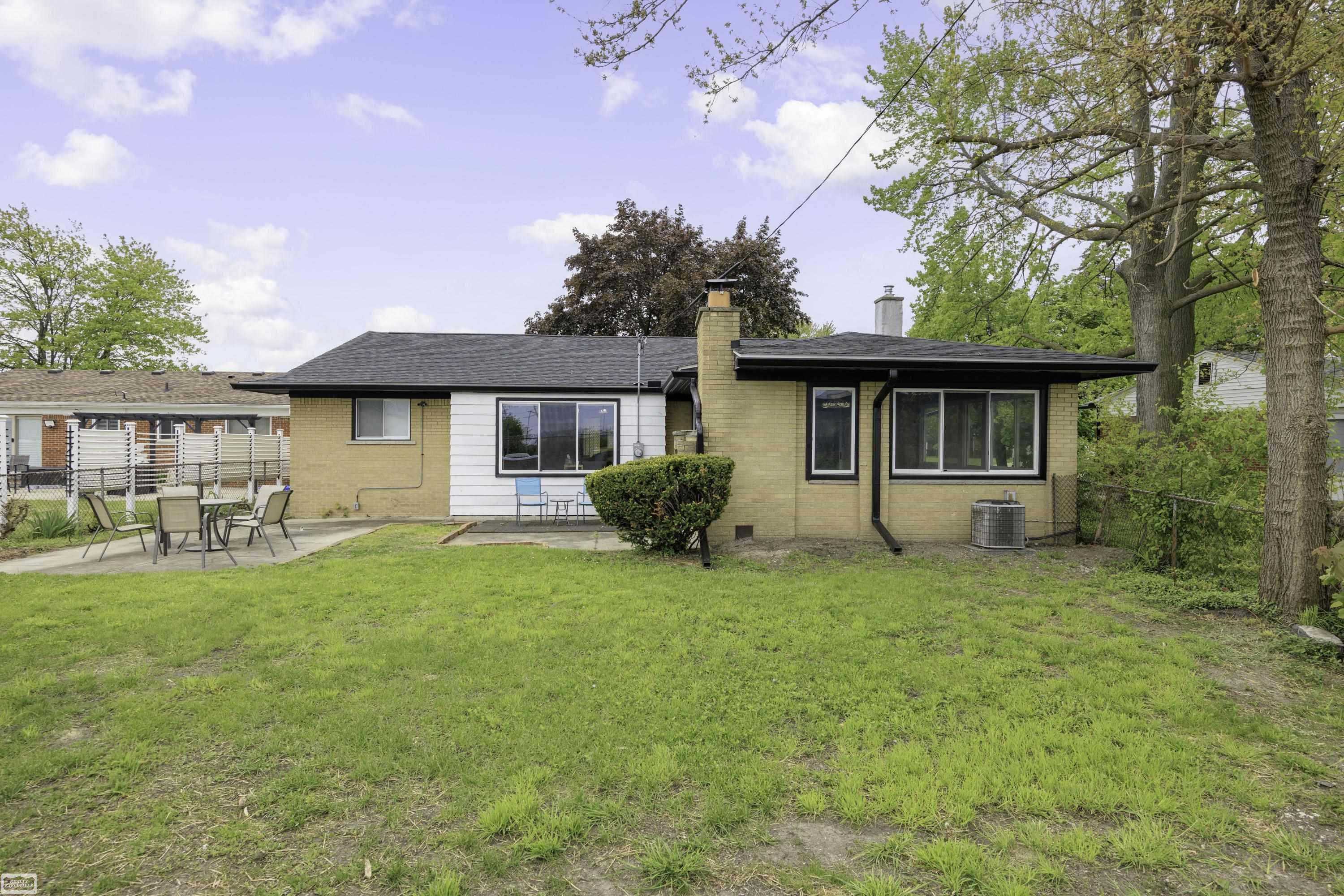 10732 N Oak Drive, Ferndale, MI 48220 — Photo 21